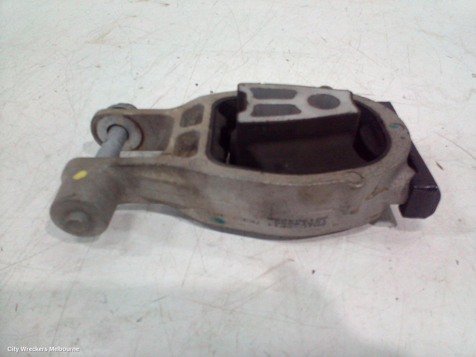 AUDI Q3 MOUNT, ENGINE MOUNT, PETROL, 2.0, TURBO, 125TFSI (125KW), 8U, CCZC CODE, 03/2012 - 12/2018 - Image 3