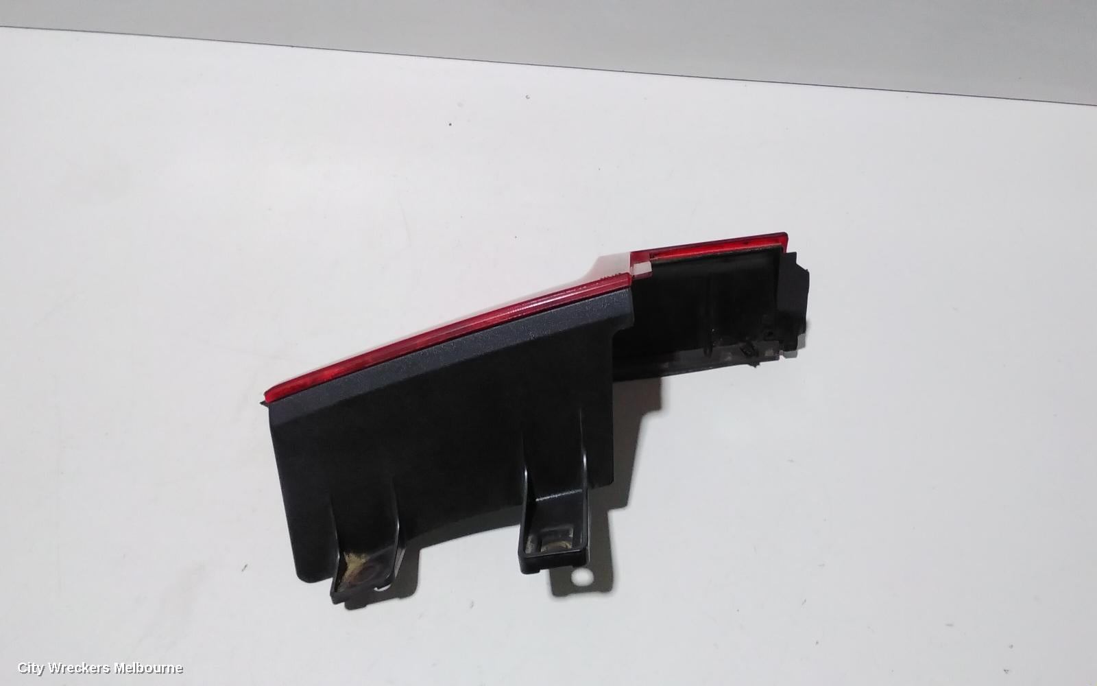 MERCEDES VITO RIGHT TAILLIGHT, UPPER BARN DOOR, 639, 02/2006 - 02/2015 - Image 2