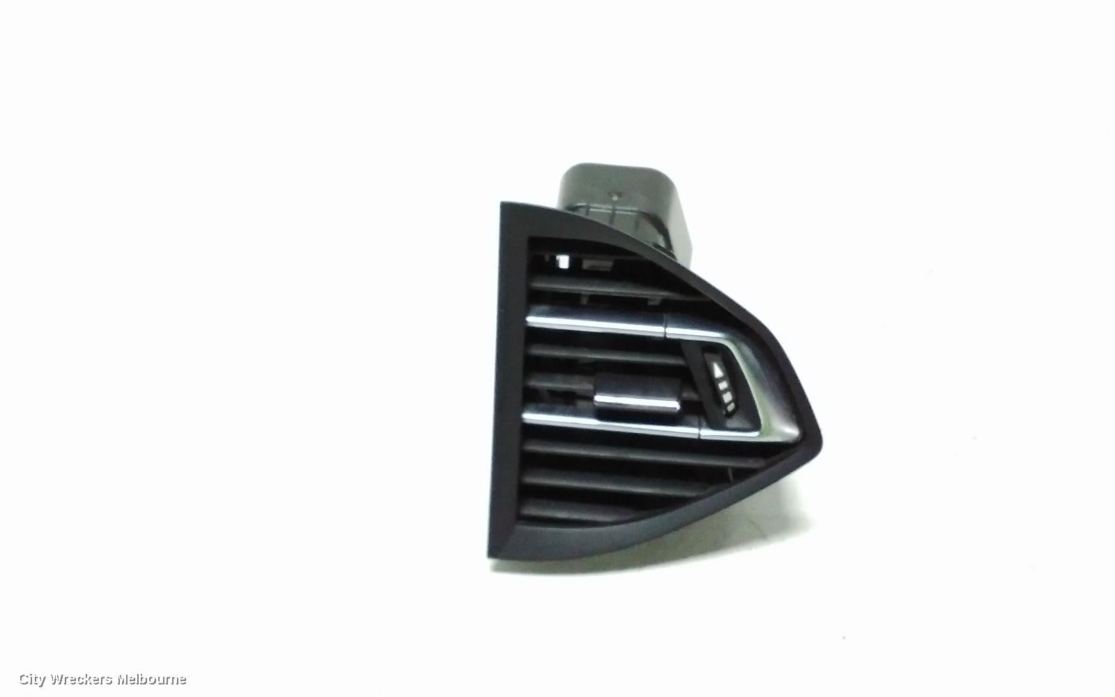 PEUGEOT 308, T9, 10/2014 - 05/2021, CENTRE RH AIRVENT: 117825 - Image 1