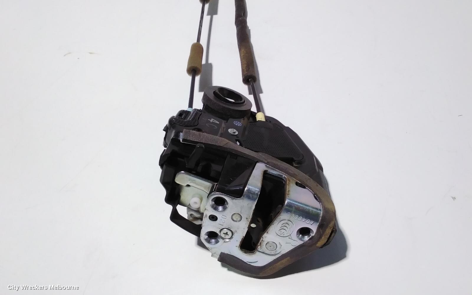 TOYOTA KLUGER DOOR/BOOT/GATE LOCK, RIGHT REAR DOOR LOCK, GSU40-GSU45, 07/2010 - 02/2014 - Image 3