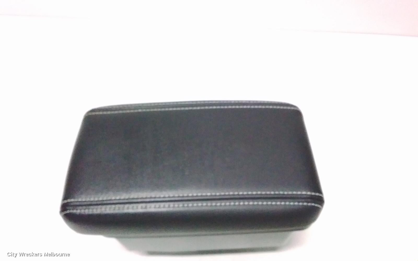 MG ZS CONSOLE, AZS1, W/ LID TYPE, 09/2017 ONWARDS - Image 2