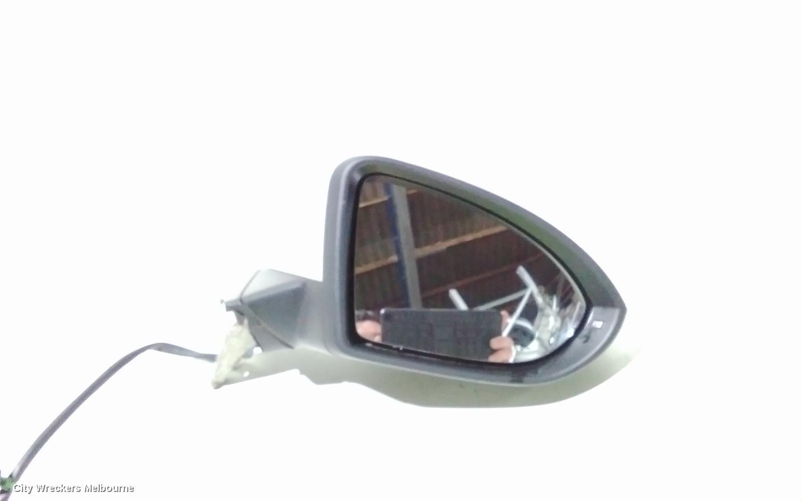 VOLKSWAGEN GOLF RIGHT DOOR MIRROR, GEN 7, COLOUR CODED, W/ MEMORY & LANE CHANGE ASSIST/BLIND SPOT TYPE, 2 PLUG (6/2 WIRE) , 03/2013 - 03/2017 - Image 1