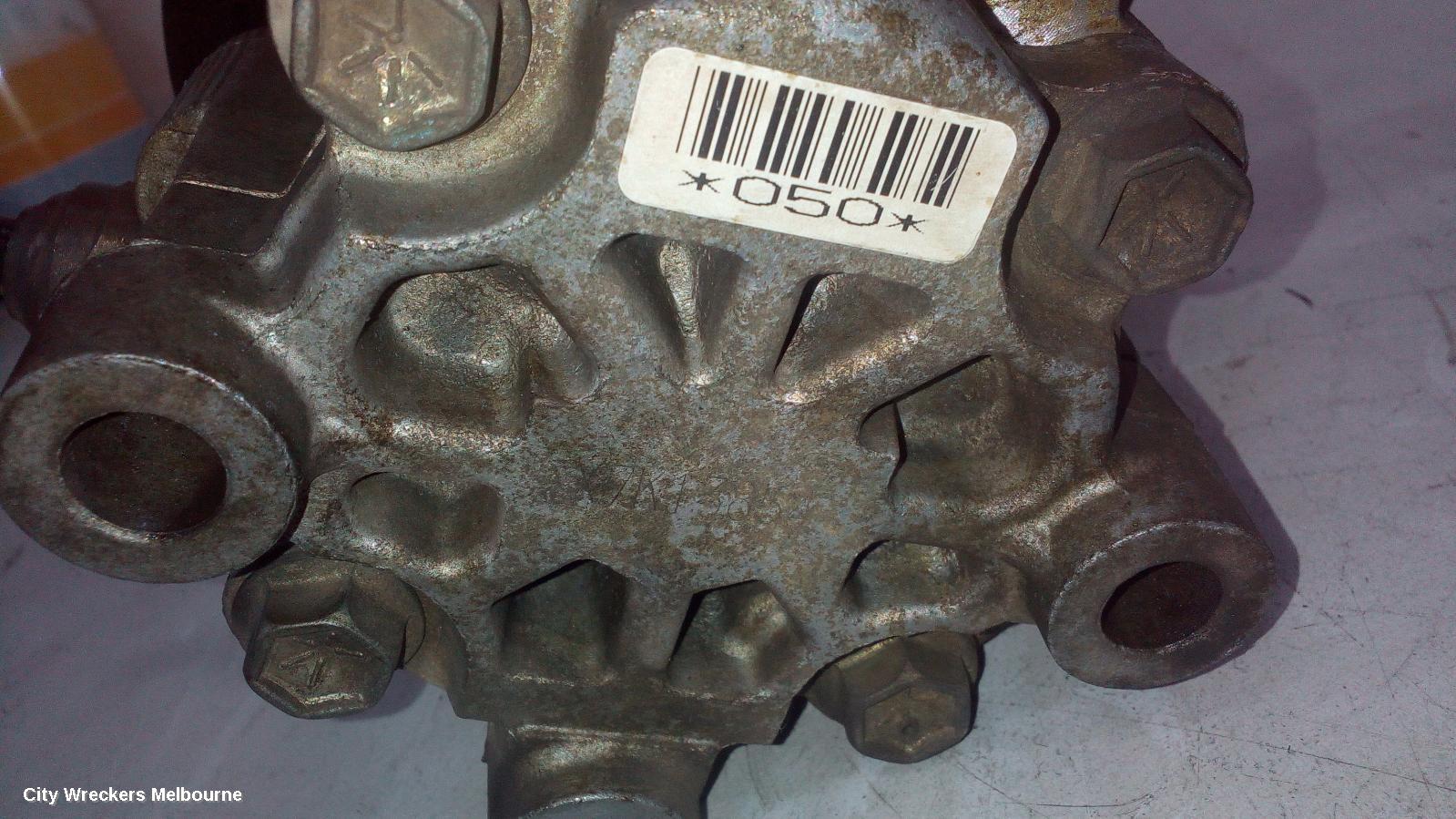 TOYOTA PRADO STEERING PUMP, PETROL, 4.0, 1GR-FE, 120 SERIES, 02/2003 - 10/2009 - Image 2