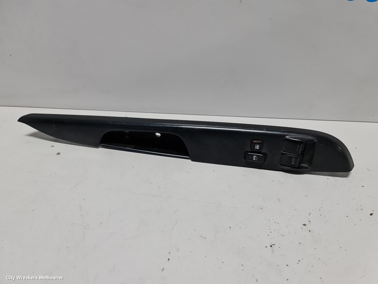 TOYOTA HIACE PWR DR WIND SWITCH, RH FRONT (MASTER SWITCH), TRH/KDH, 03/2014 - 04/2019 - Image 1