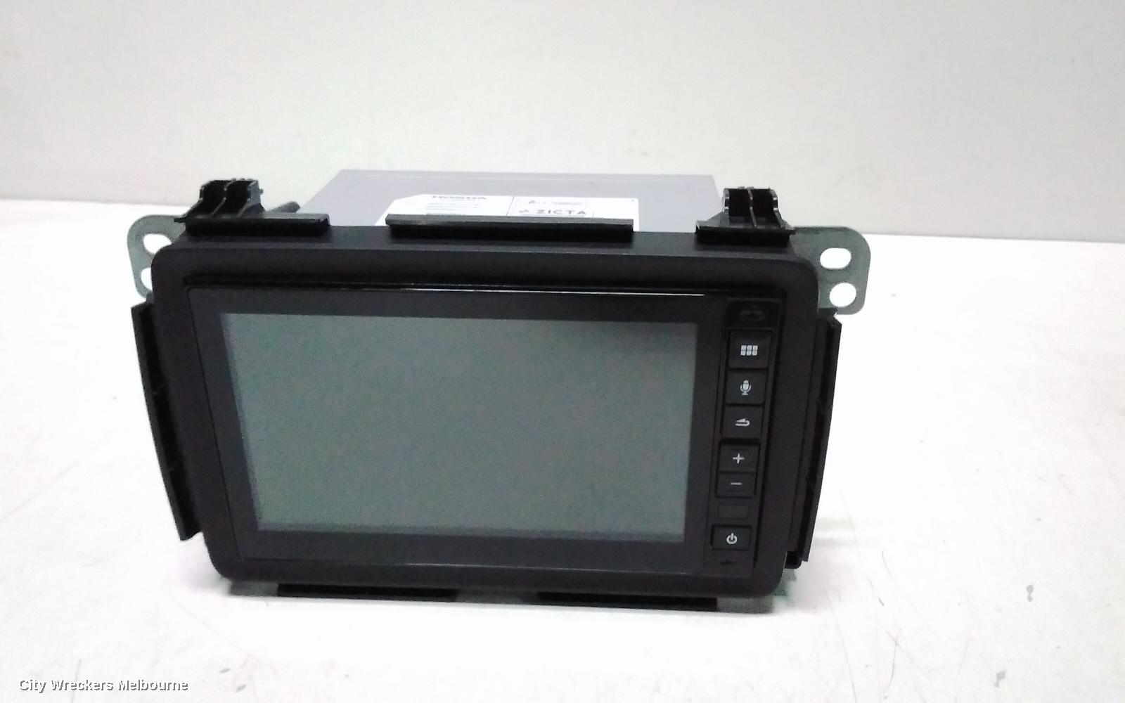 HONDA HRV RADIO/CD/DVD/SAT/TV, 7IN TOUCHSCREEN, W/ SAT NAV TYPE, RU5, 05/2017 - 10/2021 - Image 2