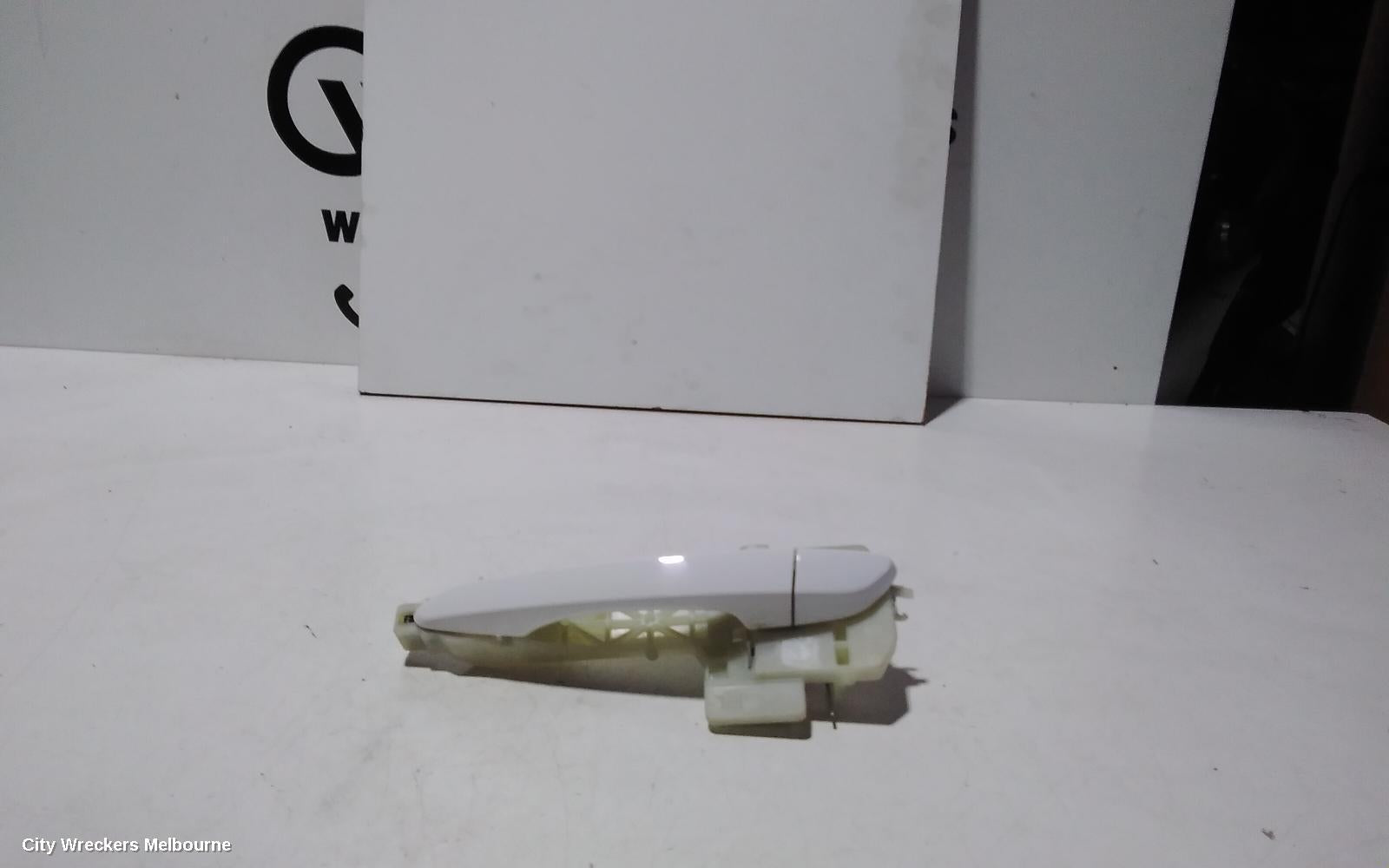 HYUNDAI TUCSON DOOR HANDLE, OUTER, LH FRONT, NON KEYLESS ENTRY TYPE, TL, 07/2015 - 01/2021 - Image 3