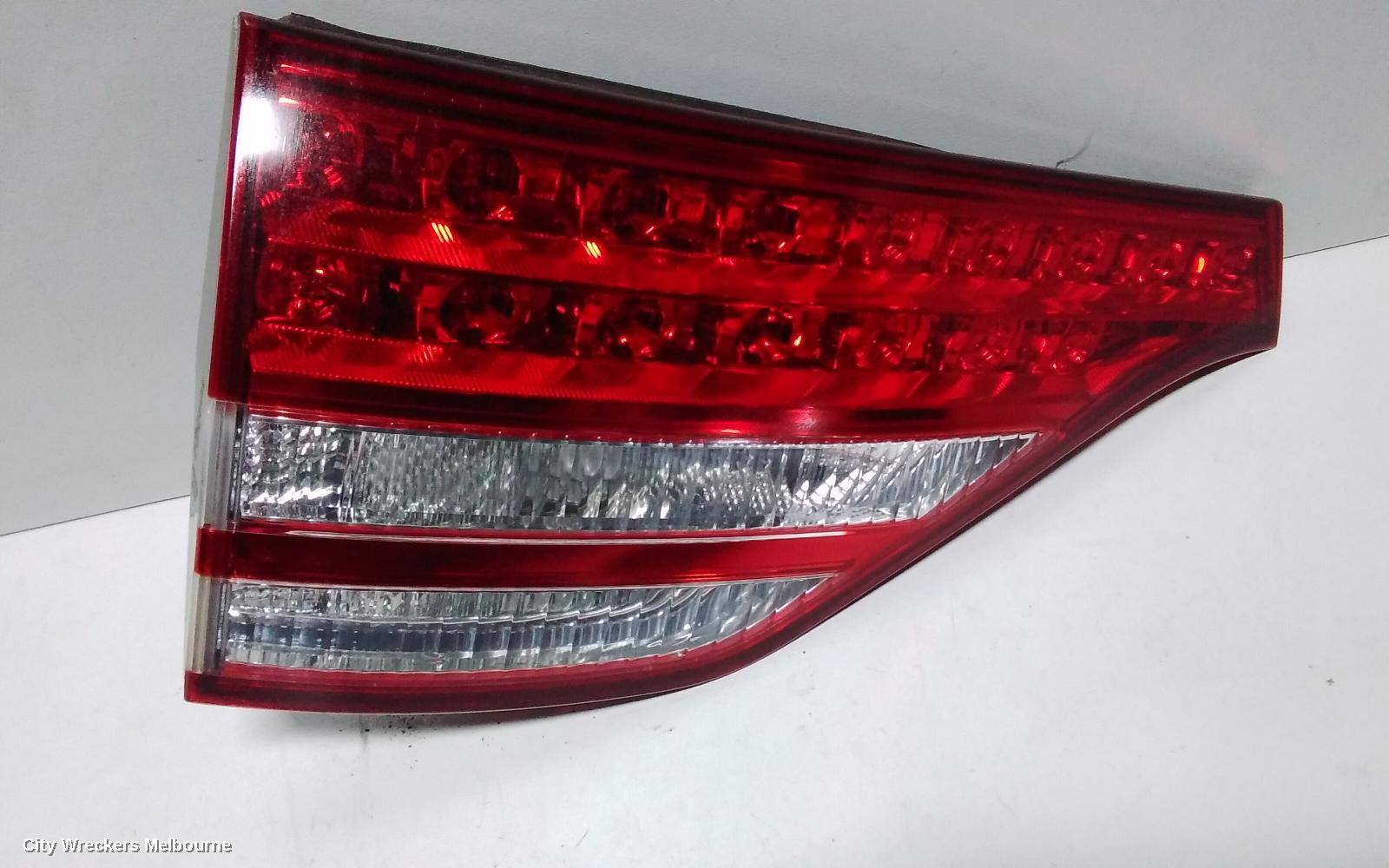 TOYOTA TARAGO REAR GARNISH, TAILGATE LAMP (LH SIDE), ACR50R, 03/2006 - 12/2008 - Image 3