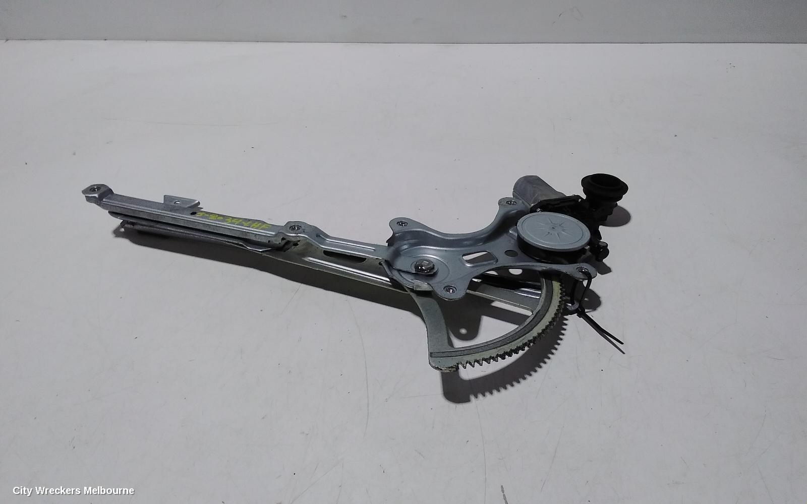 TOYOTA HIACE LEFT FRONT WINDOW REG/MOTOR, DOOR REG AND MOTOR ASSY, TRH/KDH, 03/2005 - 04/2019 - Image 1