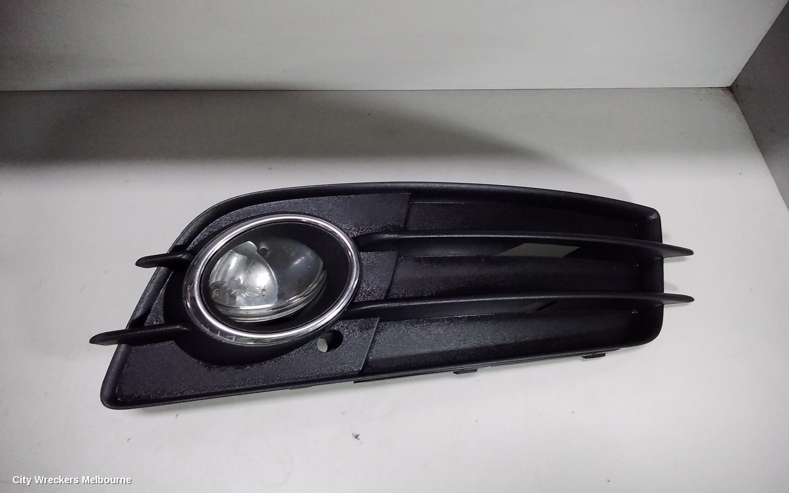AUDI A4 RIGHT INDICATOR/FOG/SIDE, BUMPER FOGLAMP, B8 8K, 02/2008 - 06/2012 - Image 2