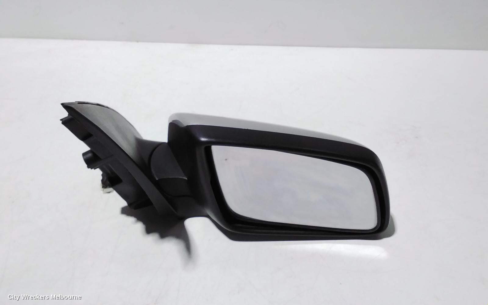 HOLDEN COMMODORE RIGHT DOOR MIRROR, VE, NON HEATED & NON PUDDLE LAMP TYPE, 08/2006 - 04/2013 - Image 1