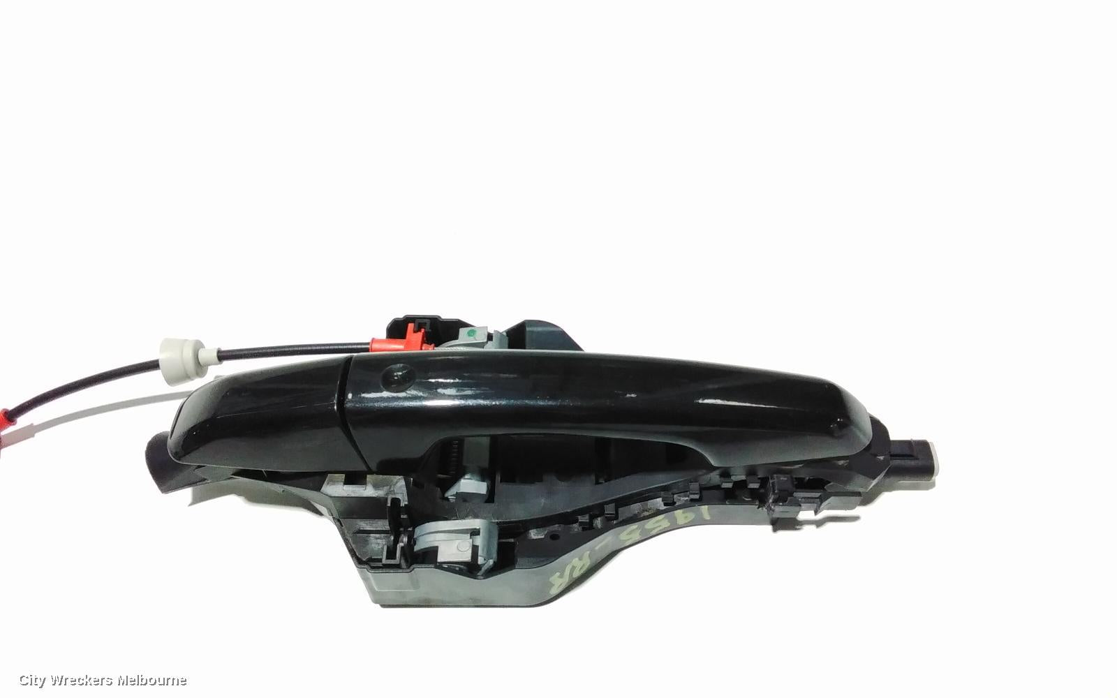 LAND ROVER DISCOVERY SPORT DOOR HANDLE, RH REAR, OUTER, COLOUR CODED, NON CHROME INSERT TYPE, L550, 01/2015 - 06/2019 - Image 2