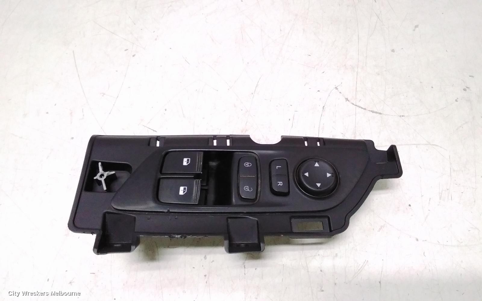 LDV G10 PWR DR WIND SWITCH, RH FRONT (MASTER SWITCH), SV7A/SV7C, WAGON/VAN, 04/2015 ONWARDS - Image 1