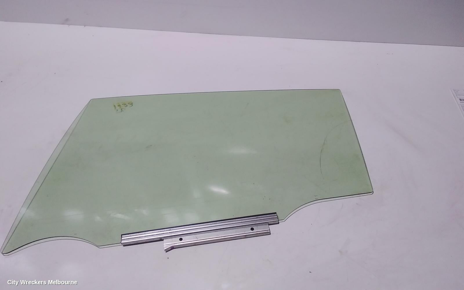 TOYOTA RAV4 LEFT REAR DOOR WINDOW, XA40, GREEN TINT TYPE, 12/2012 - 11/2018 - Image 1