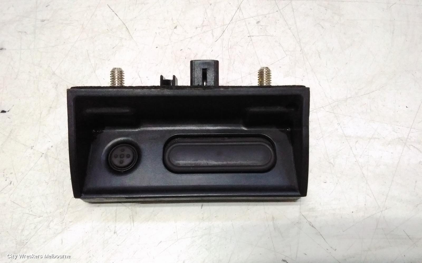 HONDA HRV, RU, 12/2014 - 10/2021, TAILGATE RELEASE SWITCH, : 30886 - Image 2
