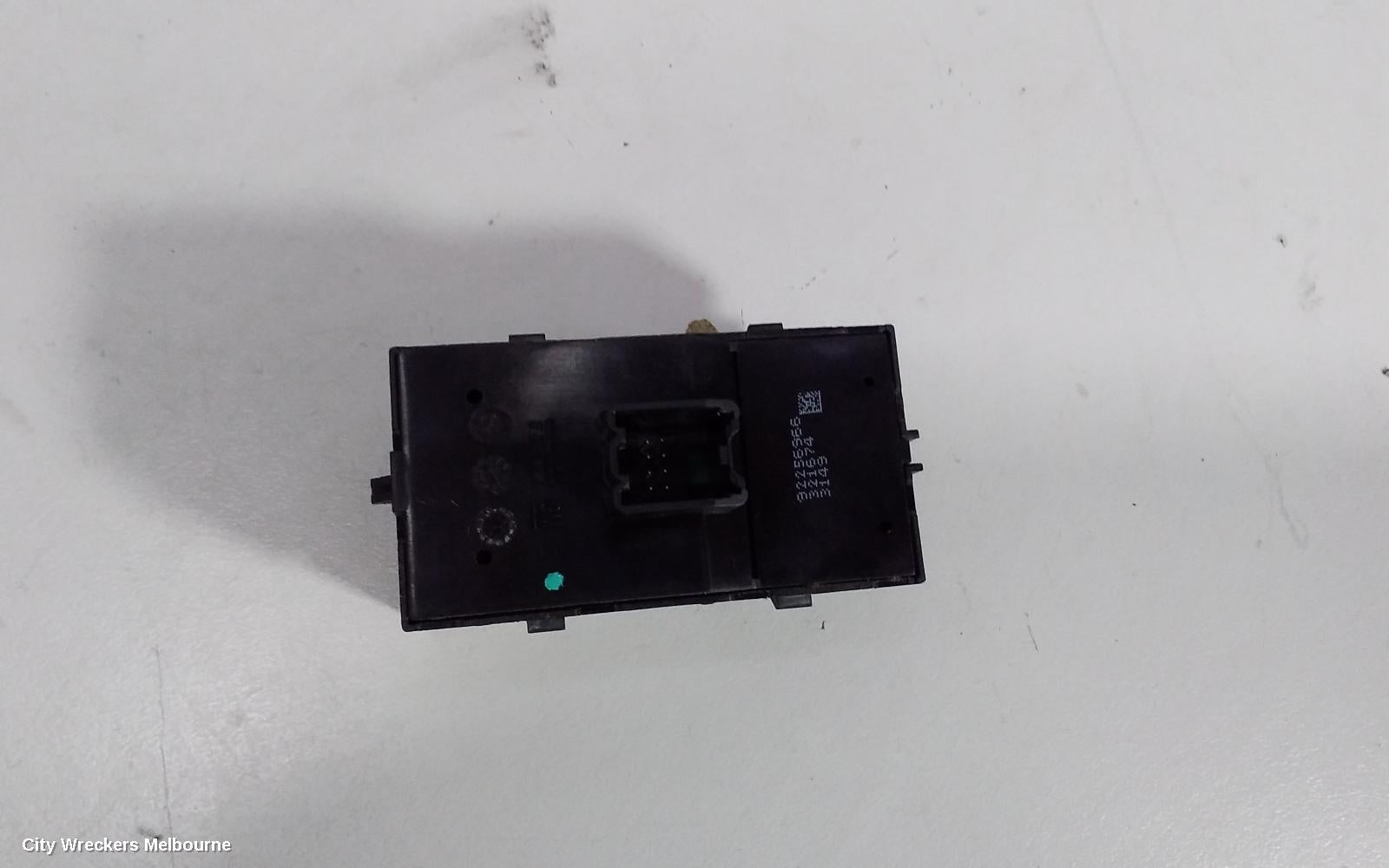 HOLDEN COMMODORE PWR DR WIND SWITCH, RH FRONT (MASTER SWITCH), VF, BLACK, 4 SWITCH TYPE, 05/2013 - 12/2017 - Image 2