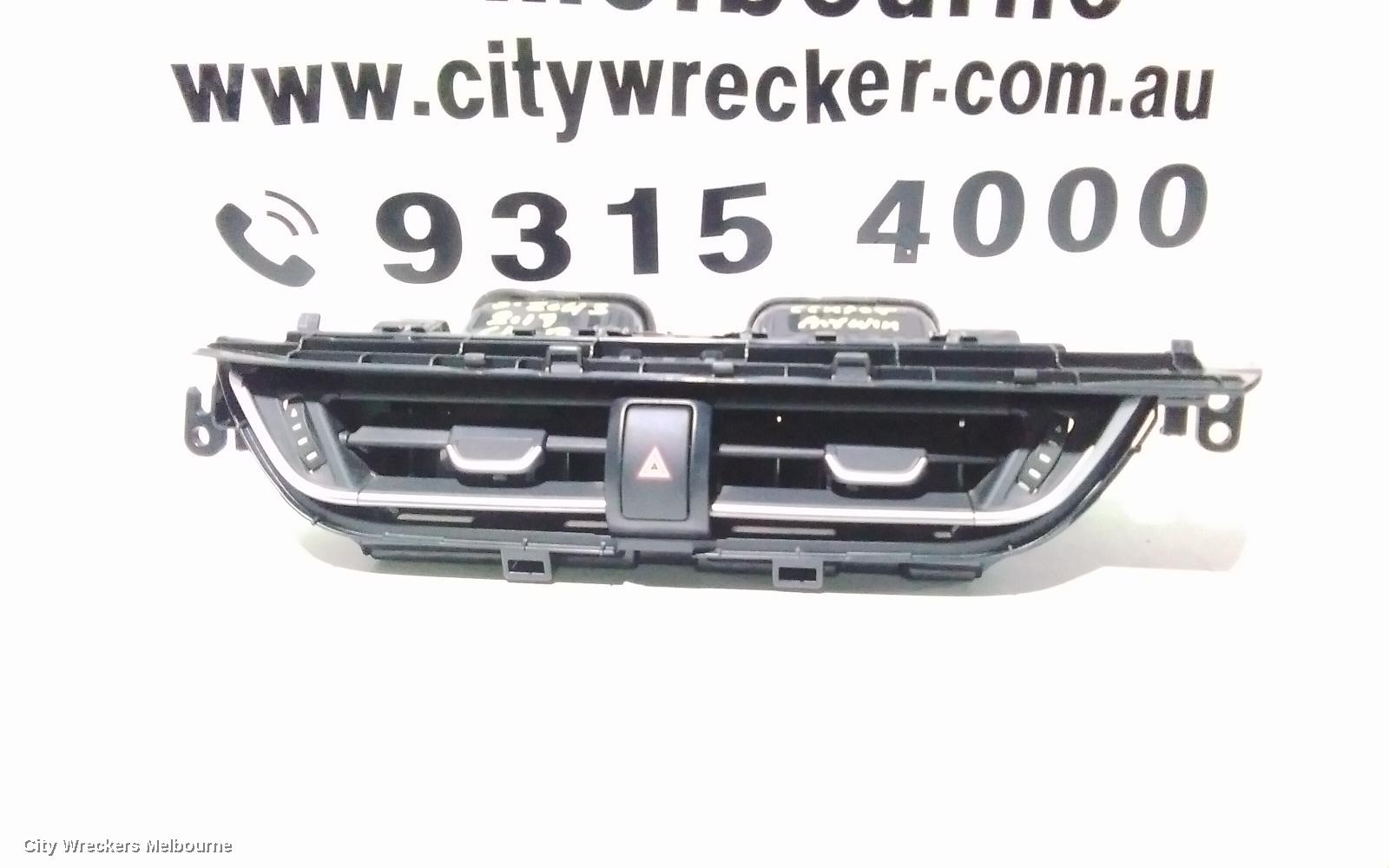TOYOTA C-HR, GEN 1, 12/2016 - 09/2023, CENTRE AIRVENT: 104226 - Image 3