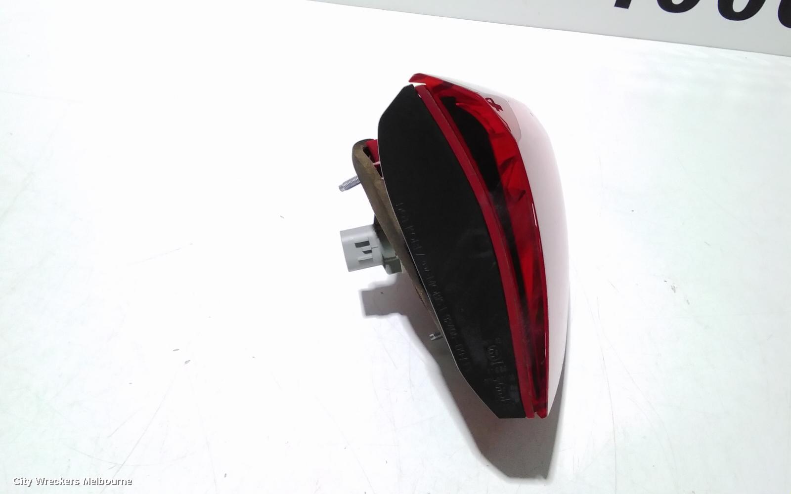 KIA SPORTAGE REAR GARNISH, TAILGATE LAMP (LH SIDE), QL, NON LED TYPE, 10/2015 - 04/2018 - Image 3