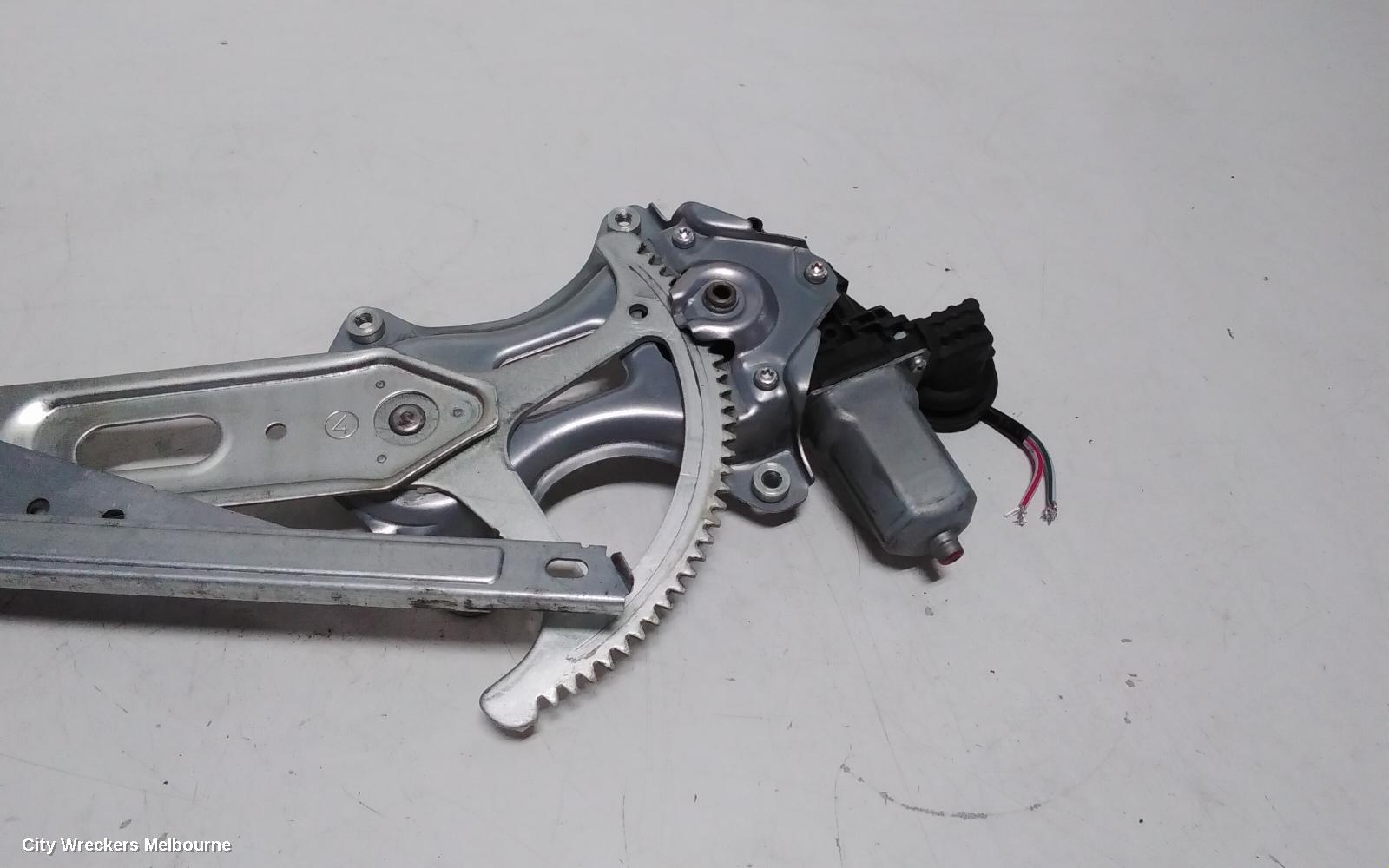 TOYOTA YARIS LEFT FRONT WINDOW REG/MOTOR, NCP13#, 3DR/5DR HATCH, 08/2011 - 12/2019 - Image 3