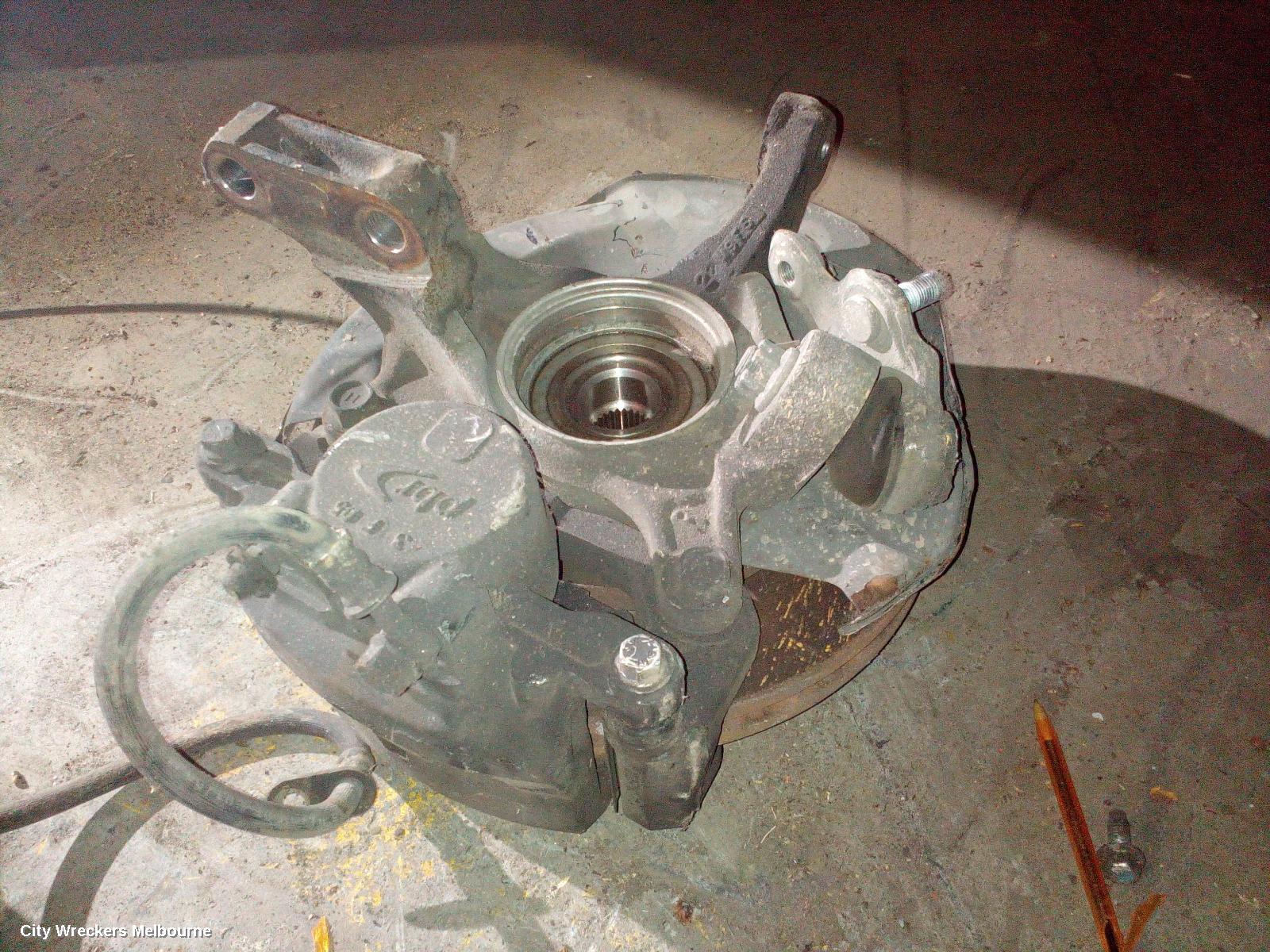 TOYOTA CAMRY RIGHT FRONT HUB ASSEMBLY, SK36, 2.4, PETROL, ABS TYPE, 08/2002 - 05/2006 - Image 2