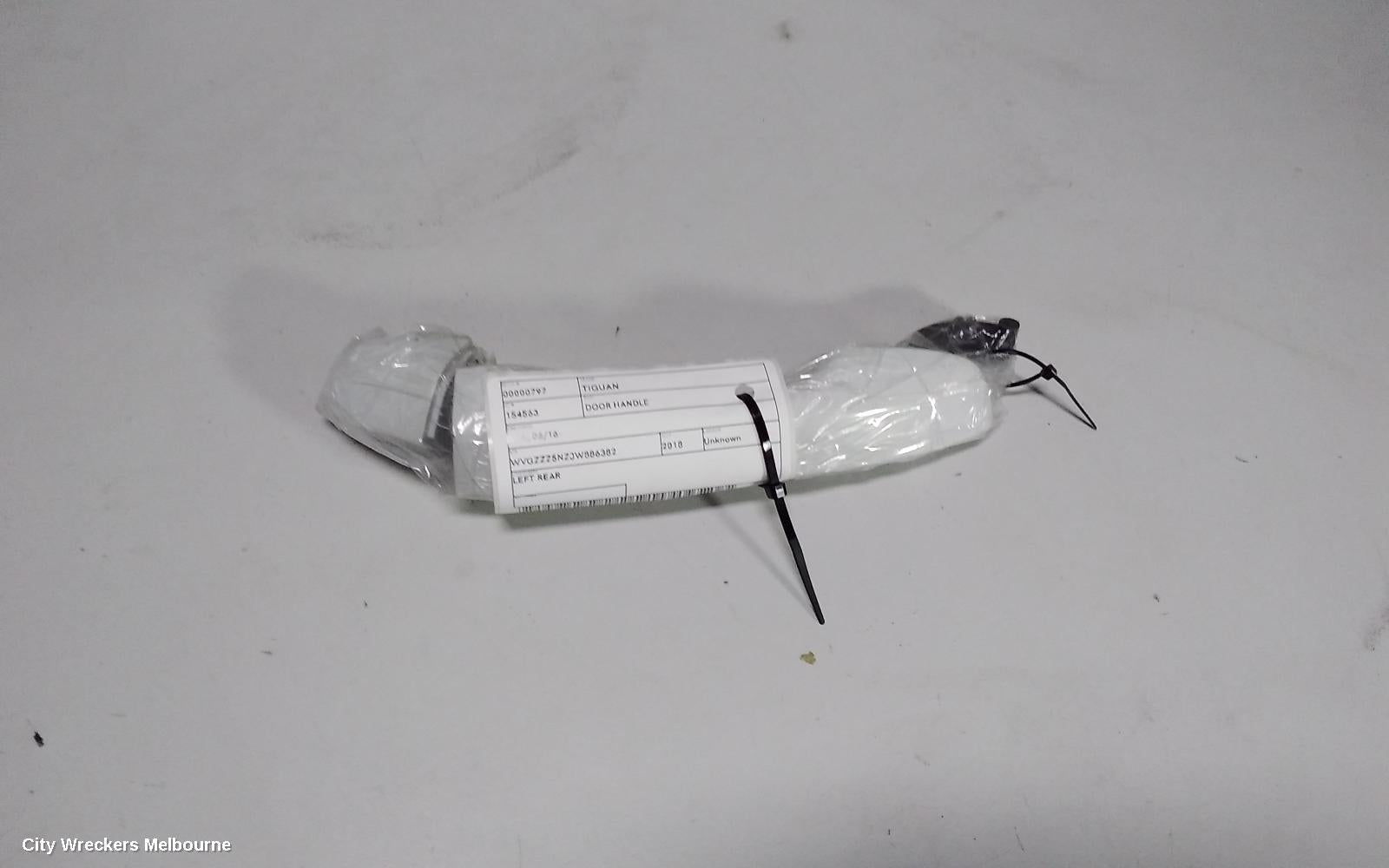 VOLKSWAGEN TIGUAN DOOR HANDLE, LH REAR, OUTER, 5NA, 06/2016 ONWARDS - Image 3