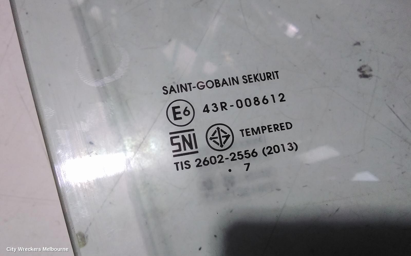 MITSUBISHI PAJERO RIGHT FRONT DOOR WINDOW, QE, PAJERO SPORT, 10/2015 ONWARDS - Image 3