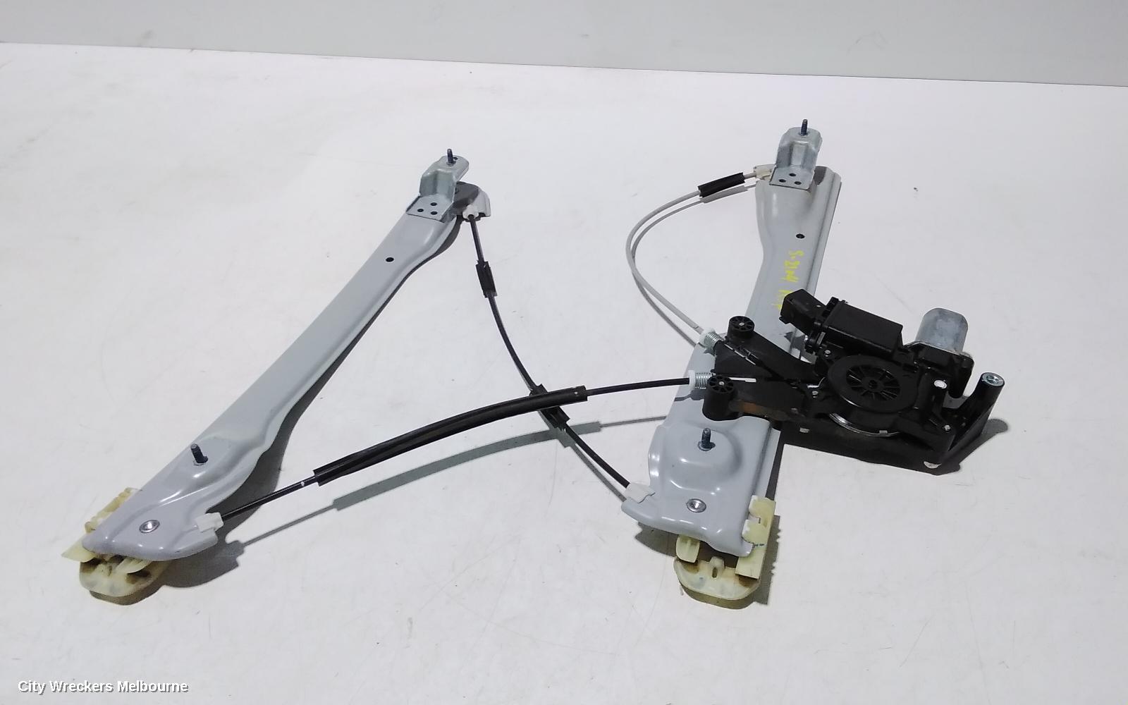 HOLDEN EQUINOX RIGHT FRONT WINDOW REG/MOTOR, EQ, 09/2017 - 12/2020 - Image 2