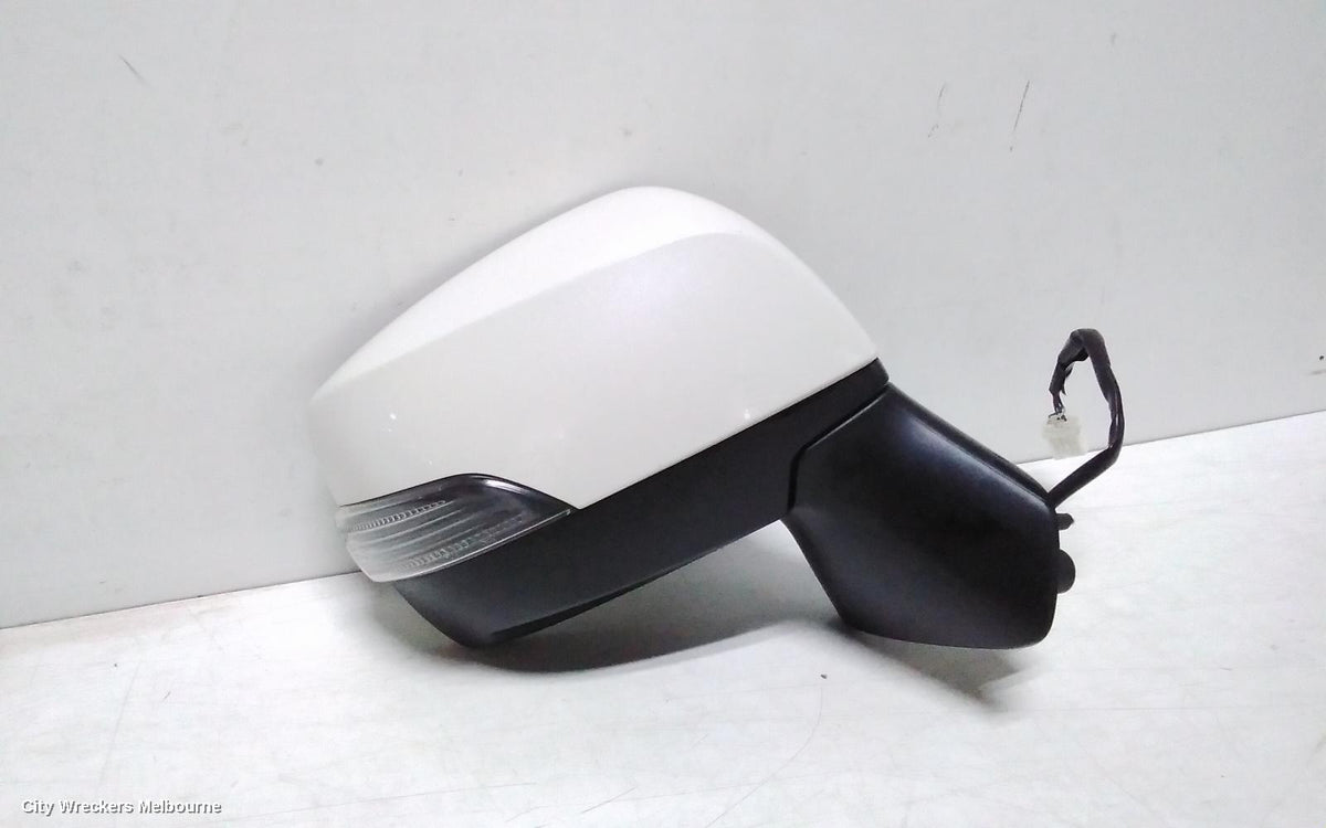 SUBARU OUTBACK RIGHT DOOR MIRROR, 6TH GEN, MANUAL FOLD, NON BLIND SPOT TYPE, 08/2014 - 02/2016 - Image 2