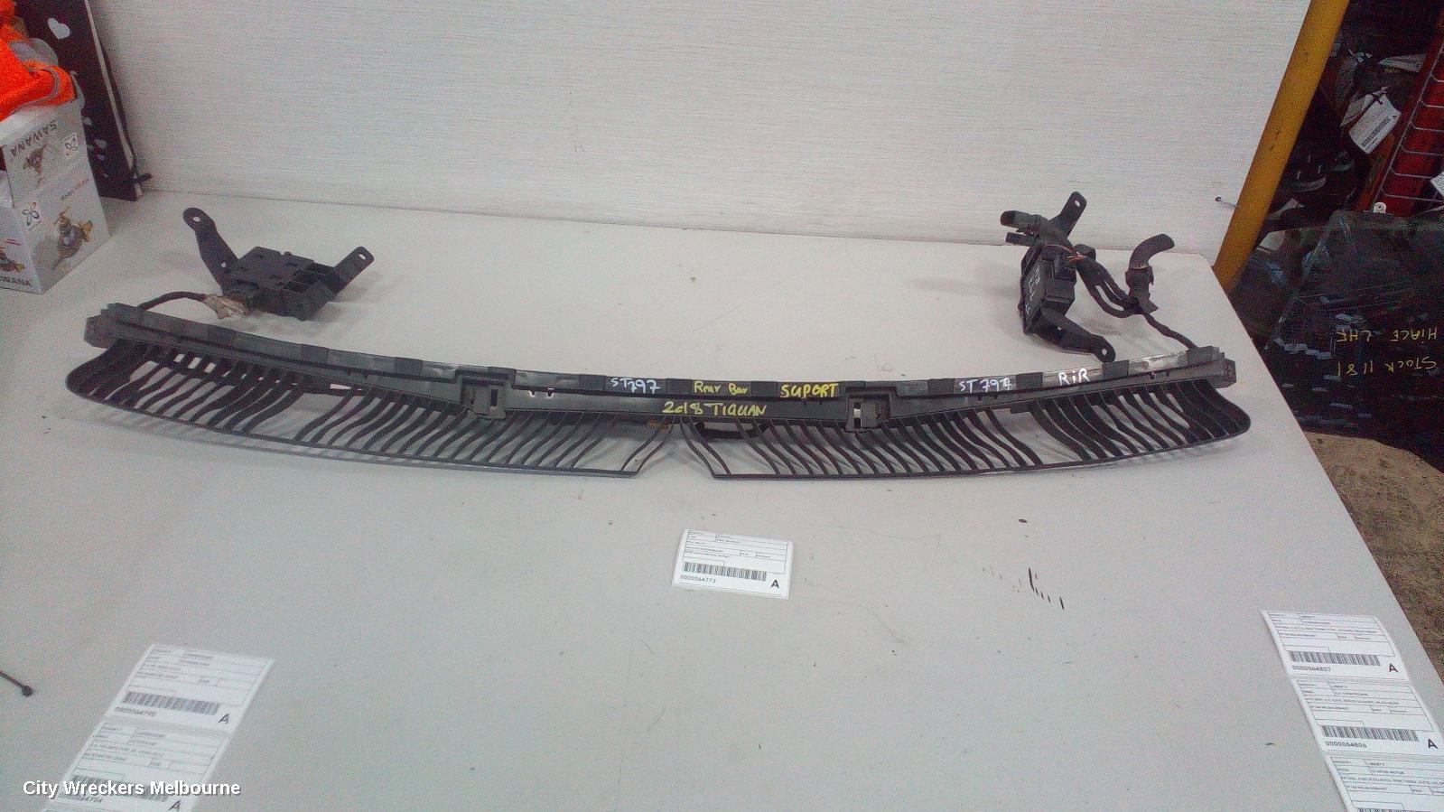 VOLKSWAGEN TIGUAN, 5NA, 06/2016 - 02/2024, REAR BAR PLASTIOC SUPORT: 64773 - Image 2