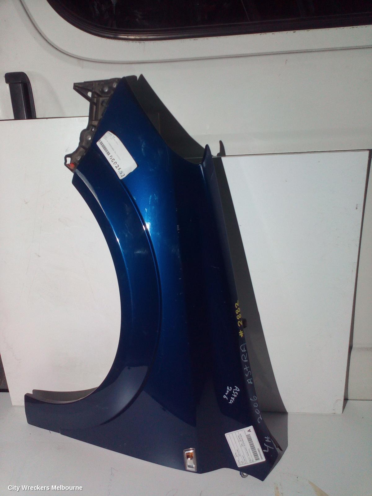 HOLDEN ASTRA LEFT GUARD, AH, 10/2004 - 08/2009 - Image 1