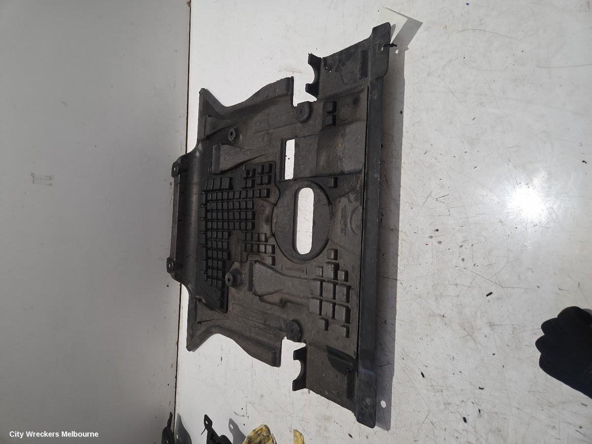 MERCEDES GLE CLASS LOWER ENGINE SPLASH TRAY, C292/W166 06/2015 - 04/2019 - Image 2