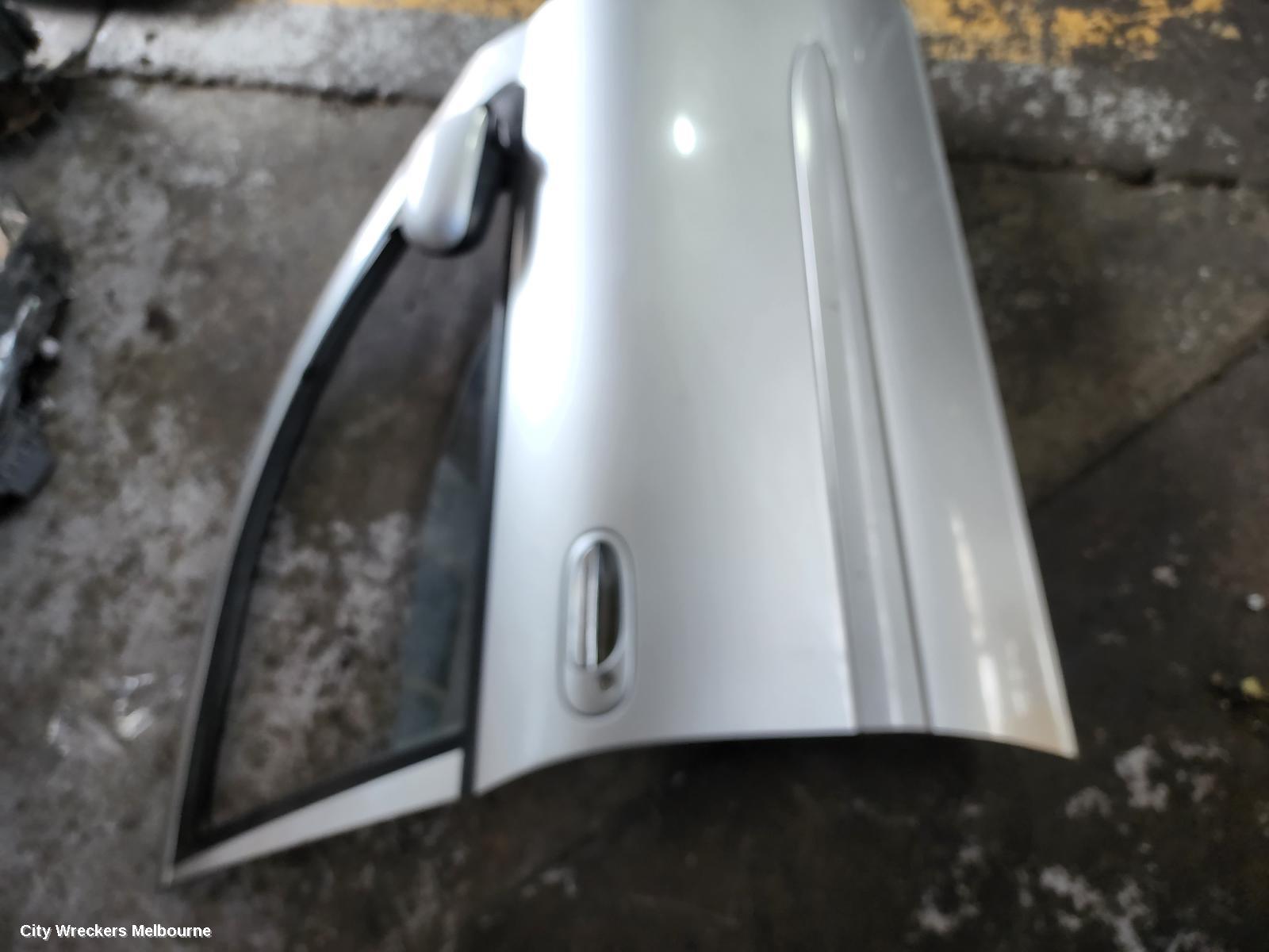 NISSAN PULSAR RIGHT FRONT DOOR, N16 SI-II, SEDAN, 05/2000 - 12/2005 - Image 2