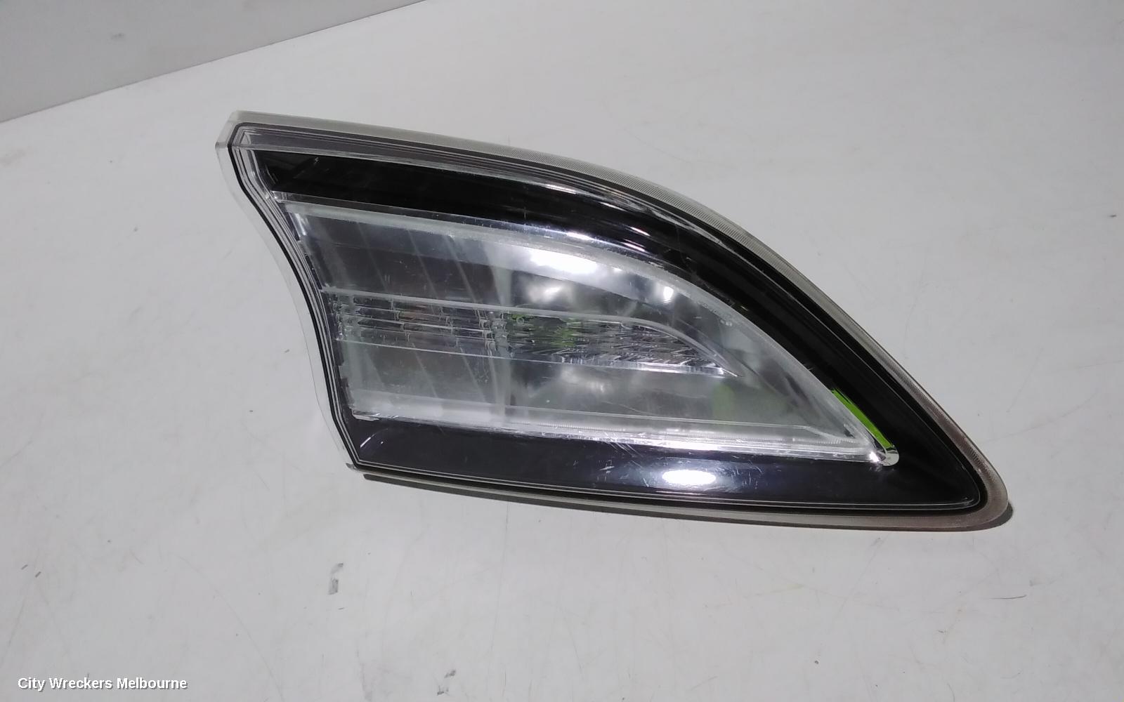 MAZDA 3 REAR GARNISH, TAILGATE LAMP (LH SIDE), BL, 04/2009 - 10/2013 - Image 2