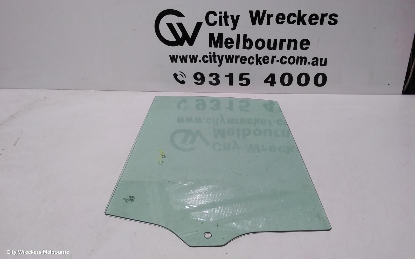 VOLKSWAGEN CRAFTER RIGHT FRONT DOOR WINDOW, SY1, 08/2017 ONWARDS - Image 1