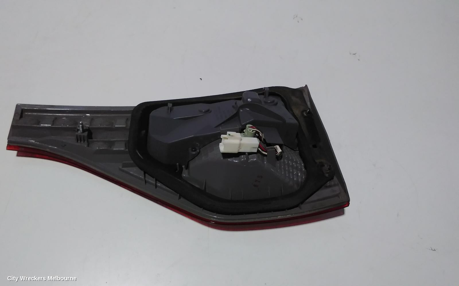 TOYOTA TARAGO REAR GARNISH, TAILGATE LAMP (LH SIDE), ACR50R, 03/2006 - 12/2008 - Image 2