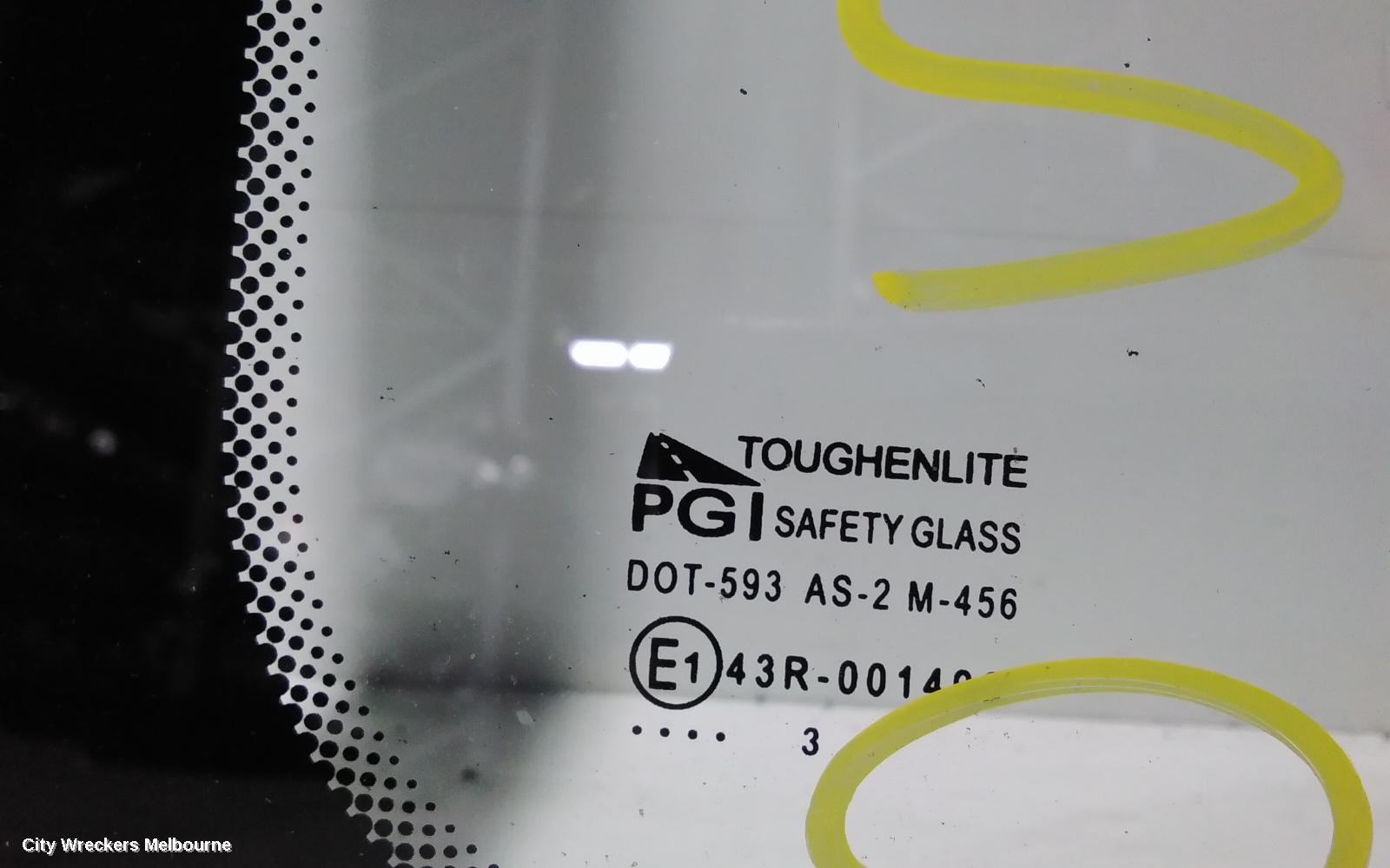 VOLKSWAGEN TRANSPORTER RIGHT REAR DOOR WINDOW, T5, FIXED GLASS TYPE, 08/2004 - 06/2015 - Image 2