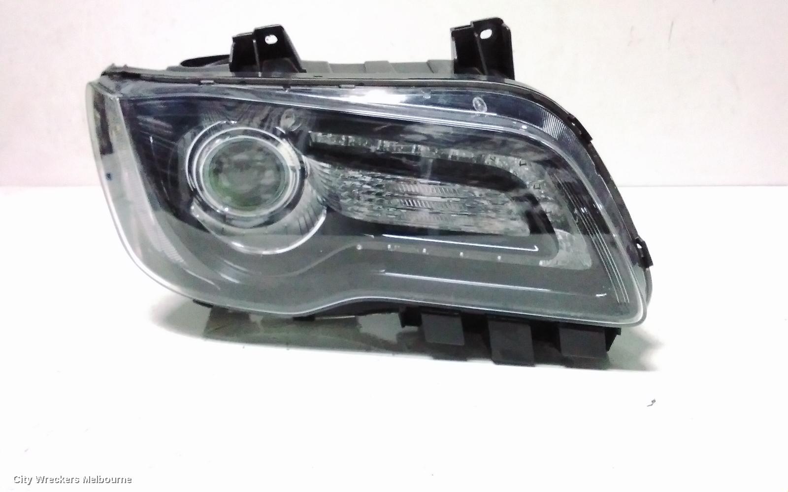 CHRYSLER 300C RIGHT HEADLAMP, LX2, XENON, W/ BLACK BEZEL TYPE, 01/2015 - 12/2021 - Image 3
