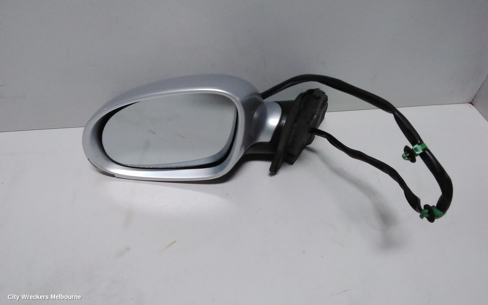 VOLKSWAGEN JETTA LEFT DOOR MIRROR, 1KM, HEATED & W/ MEMORY TYPE, 10 WIRES, 02/2006 - 07/2011 - Image 2