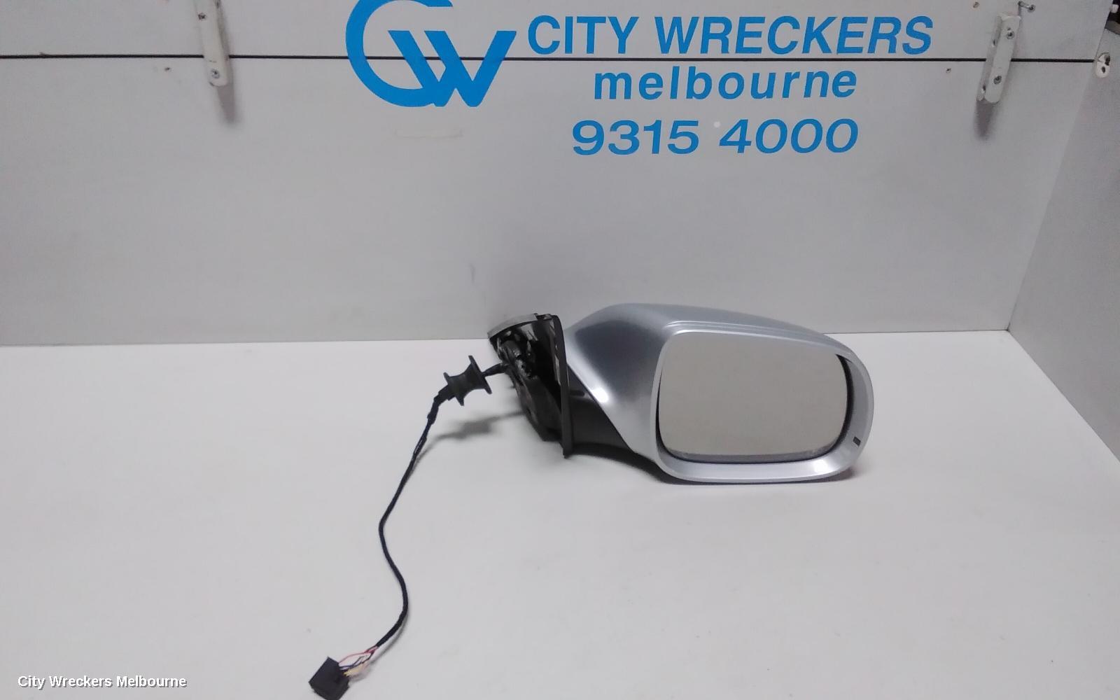 AUDI Q5 RIGHT DOOR MIRROR, 8R, MANUAL FOLD, NON LANE CHANGE ASSIST TYPE (6XC/7Y0 1PLUG, 7 WIRE), 03/2009 - 11/2014 - Image 1