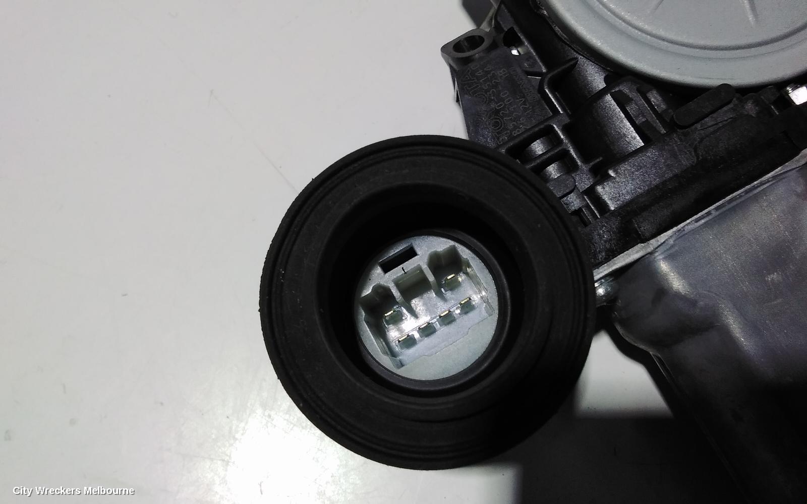 TOYOTA COROLLA LEFT FRONT WINDOW REG/MOTOR, ZRE182R, HATCH, 01/2014 - 06/2018 - Image 2