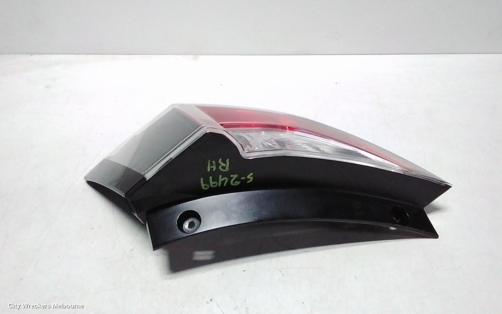 HONDA CIVIC RIGHT TAILLIGHT, IN BODY, HATCH, 10TH GEN, LED TYPE, 02/2017 - 08/2021 - Image 3
