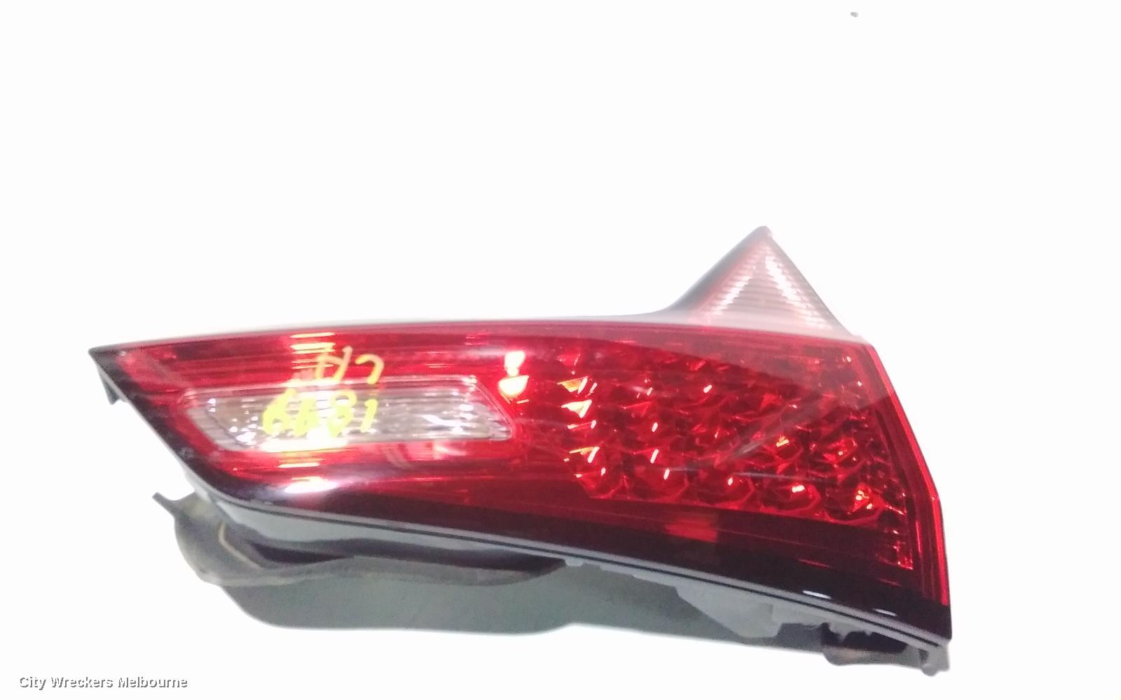 HONDA HRV REAR GARNISH, TAILGATE LAMP (LH SIDE), RU5, VTI, LED, NON OPTICAL GUIDE TYPE, 12/2014 - 06/2018 - Image 2
