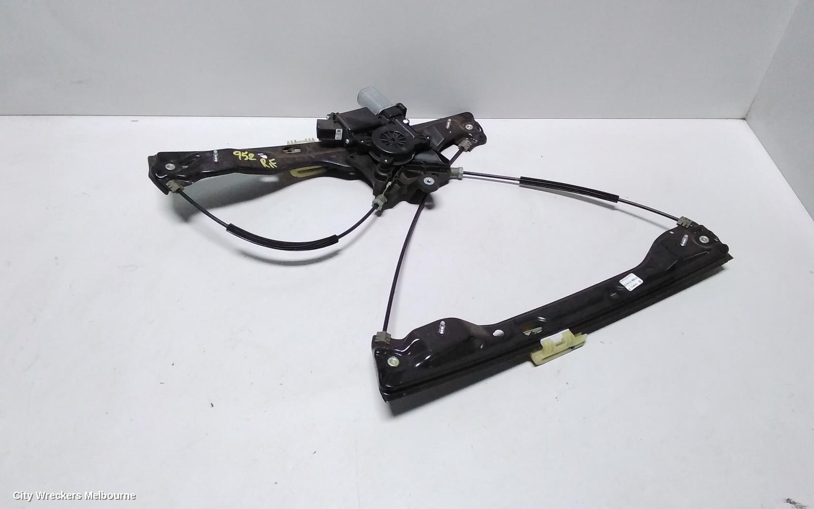 HOLDEN ASTRA RIGHT FRONT WINDOW REG/MOTOR, BK-BL, 09/2016 - 12/2020 - Image 1