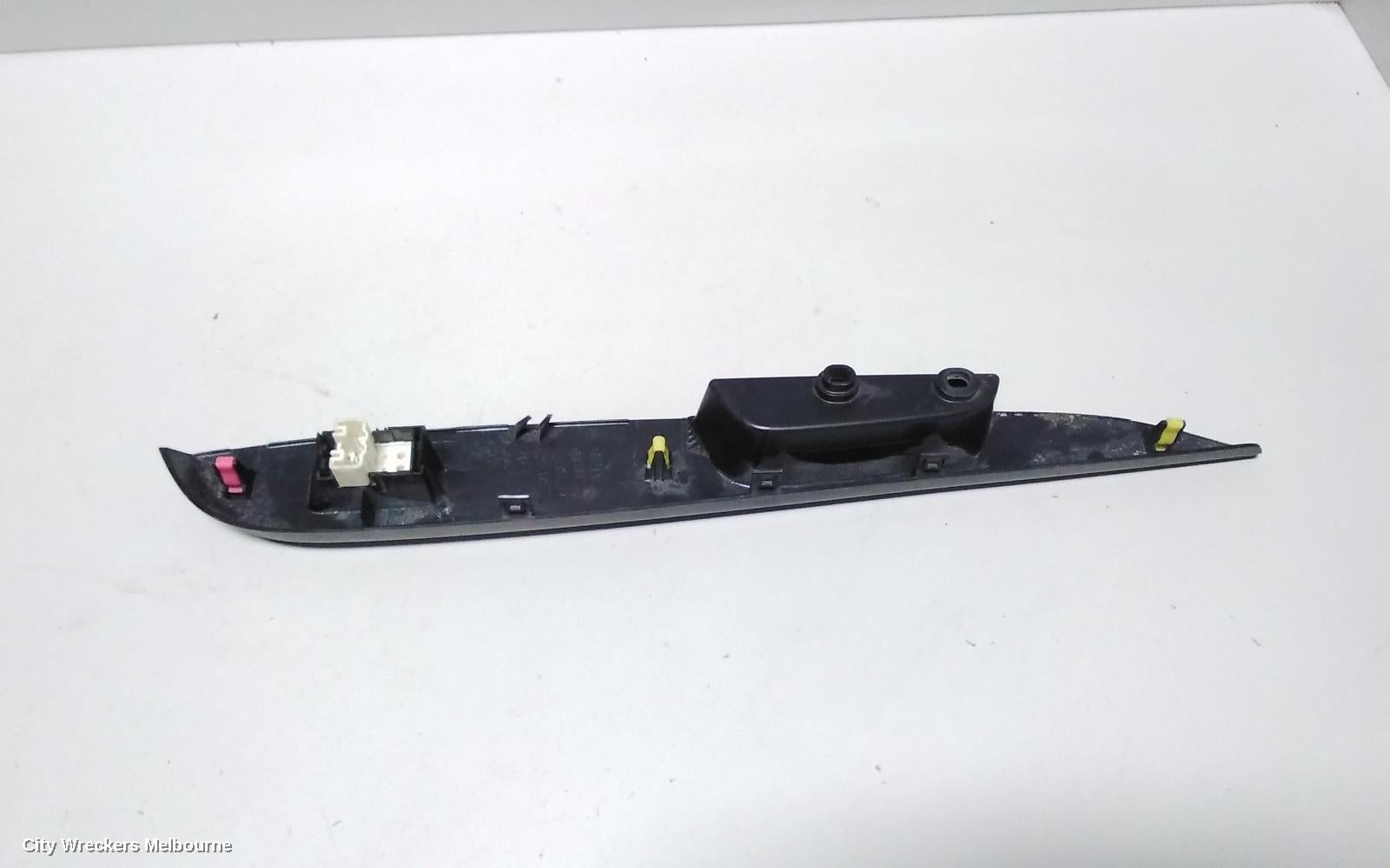 TOYOTA HIACE PWR DR WIND SWITCH, LH FRONT, TRH/KDH, 03/2005 - 04/2019 - Image 3