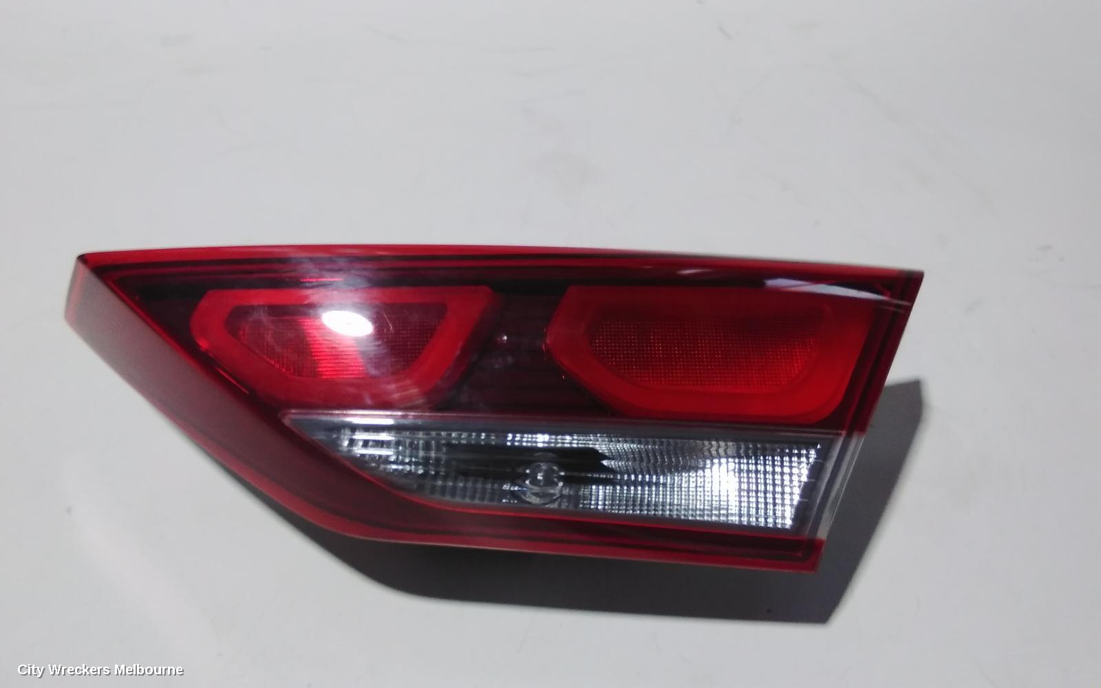 HYUNDAI ELANTRA REAR GARNISH, BOOTLID LAMP (RH SIDE), AD, STANDARD TYPE, 12/2015 - 09/2018 - Image 2