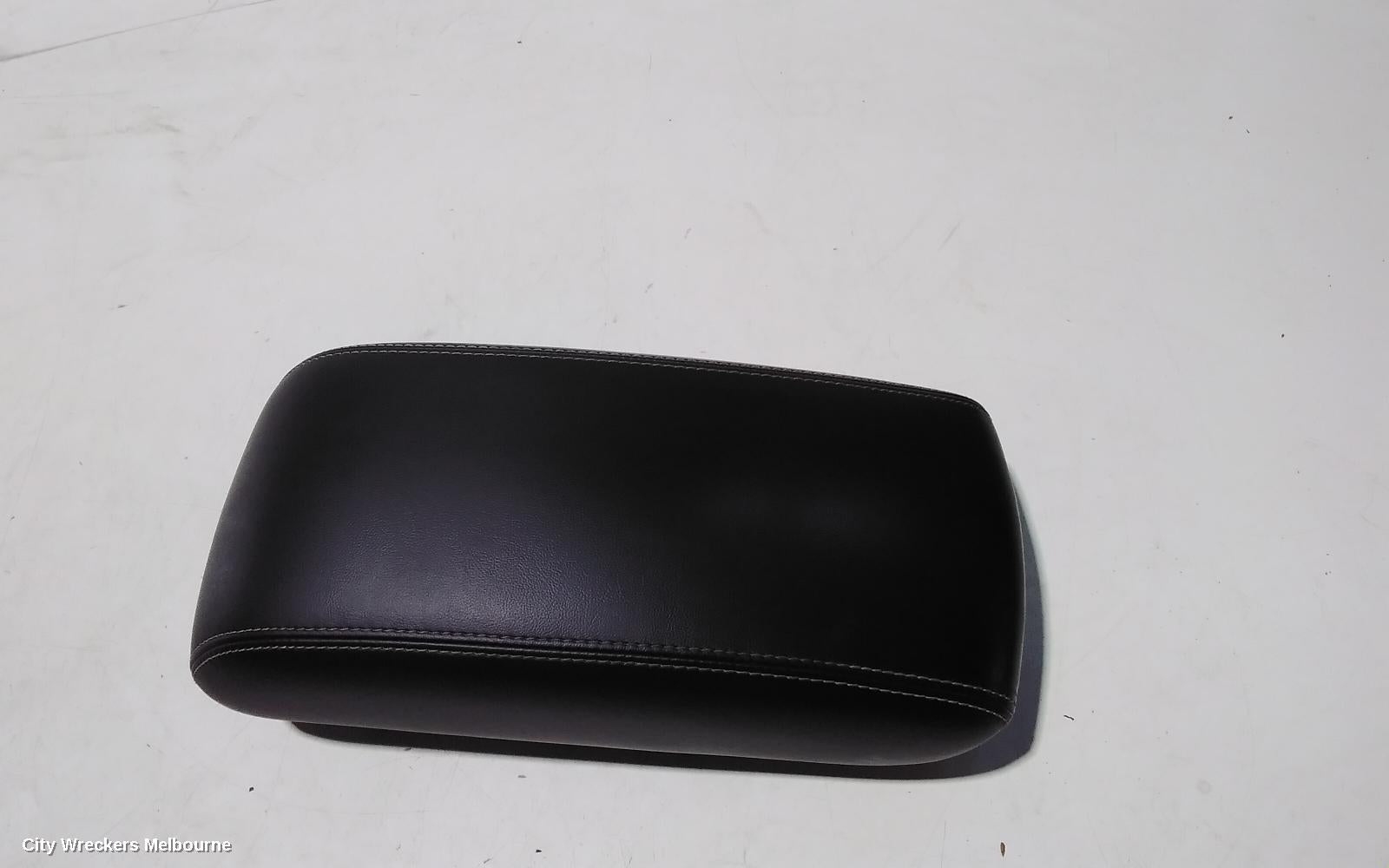 JEEP GRANDCHEROKEE CONSOLE, CONSOLE LID ONLY, LEATHER, BLACK STITCH, WK, 10/2010 - 02/2022 - Image 3