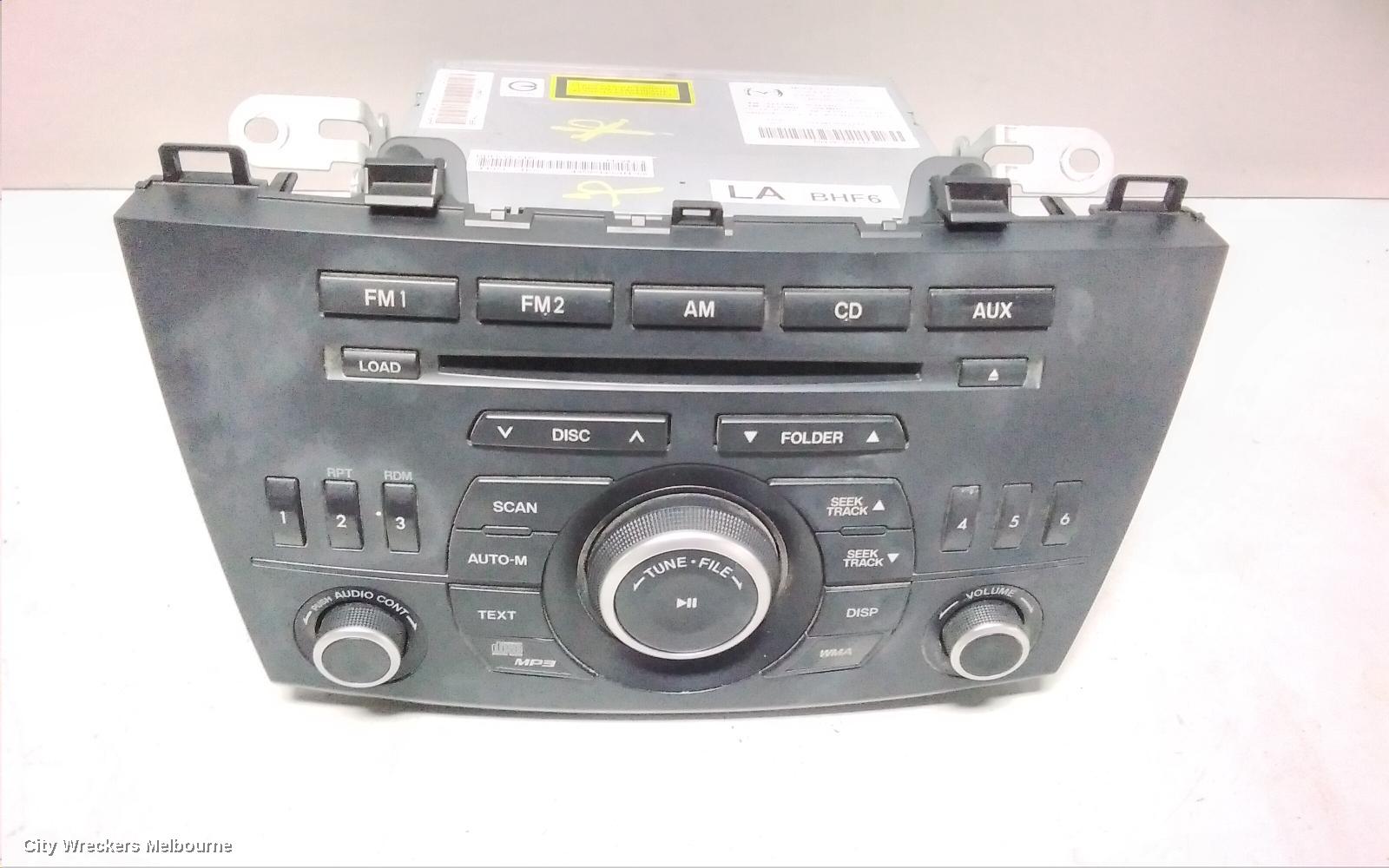 MAZDA 3 RADIO/CD/DVD/SAT/TV, STANDARD CD PLAYER, BL, 04/2009 - 10/2013 - Image 1