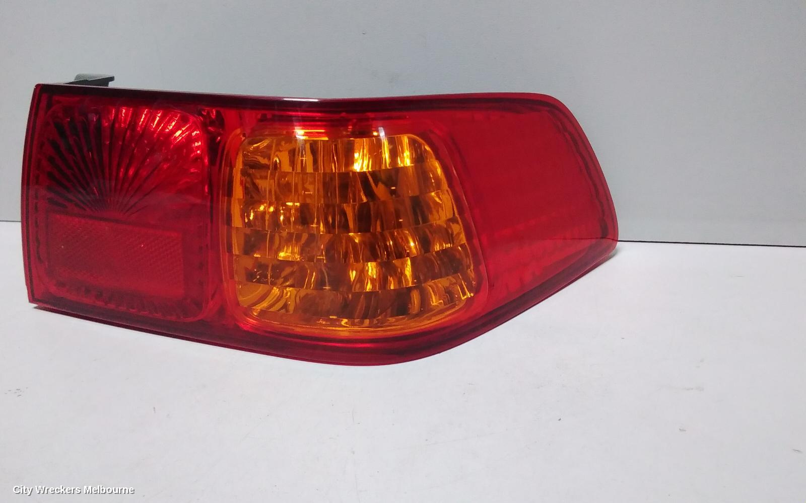 TOYOTA CAMRY RIGHT TAILLIGHT, SK20, SEDAN, 10/2000 - 08/2002 - Image 3