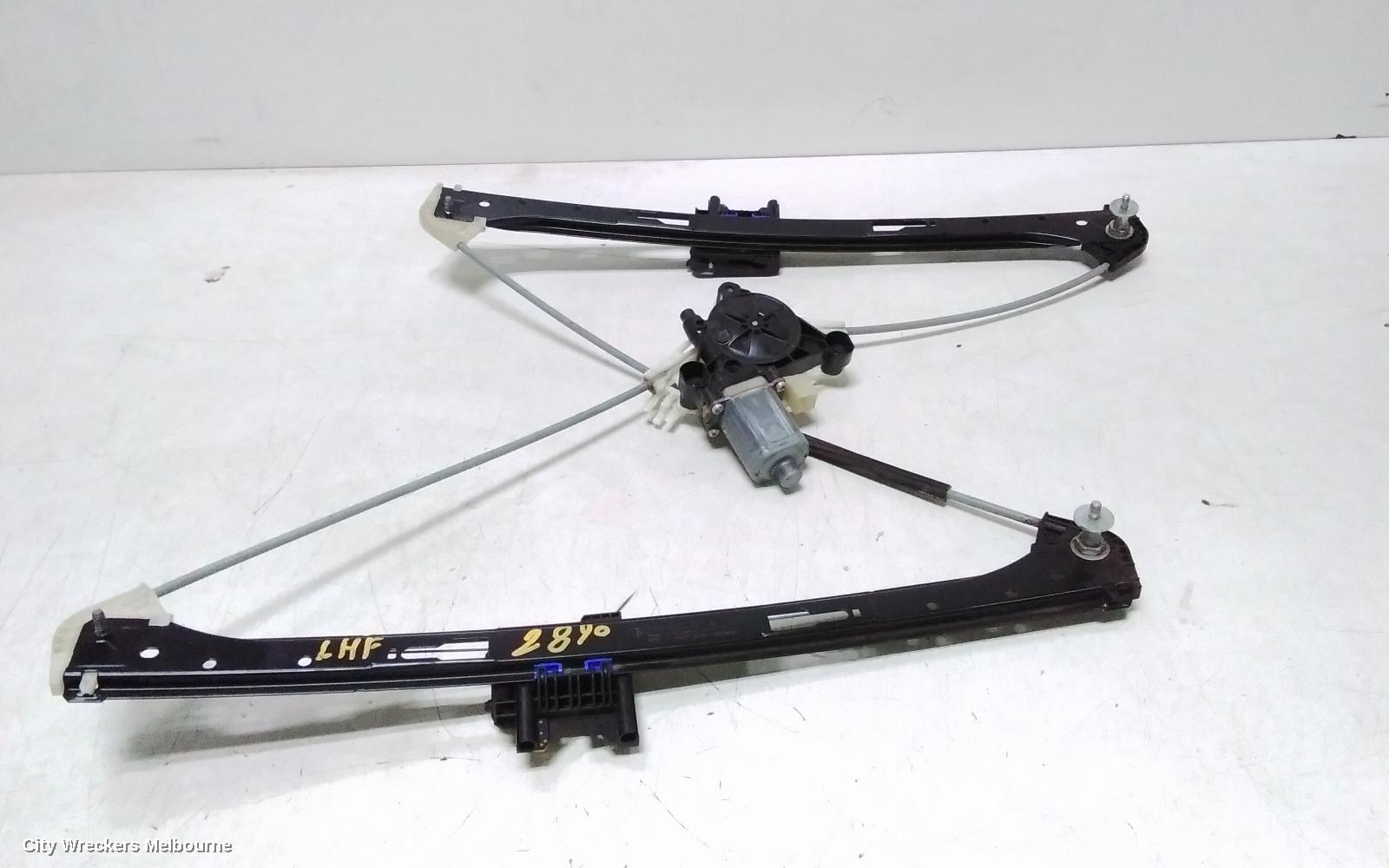 PORSCHE MACAN LEFT FRONT WINDOW REG/MOTOR, 95B, 06/2014 - 12/2025 - Image 1