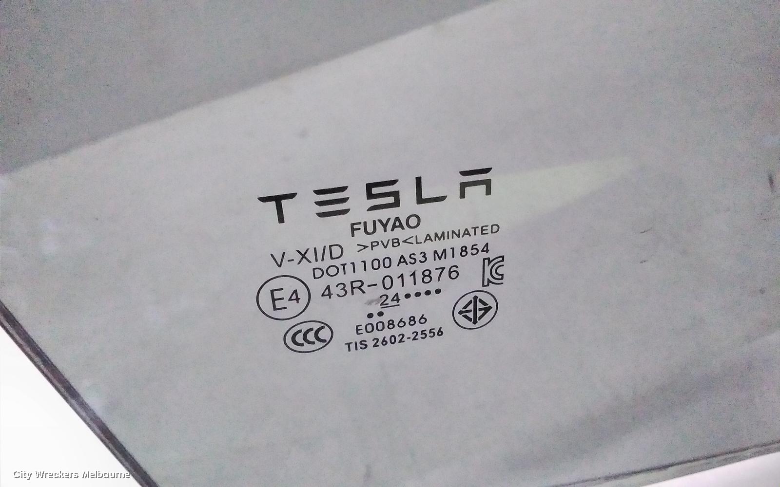TESLA MODEL Y RIGHT REAR DOOR WINDOW, 1ST GEN, 03/2022 ONWARDS - Image 3