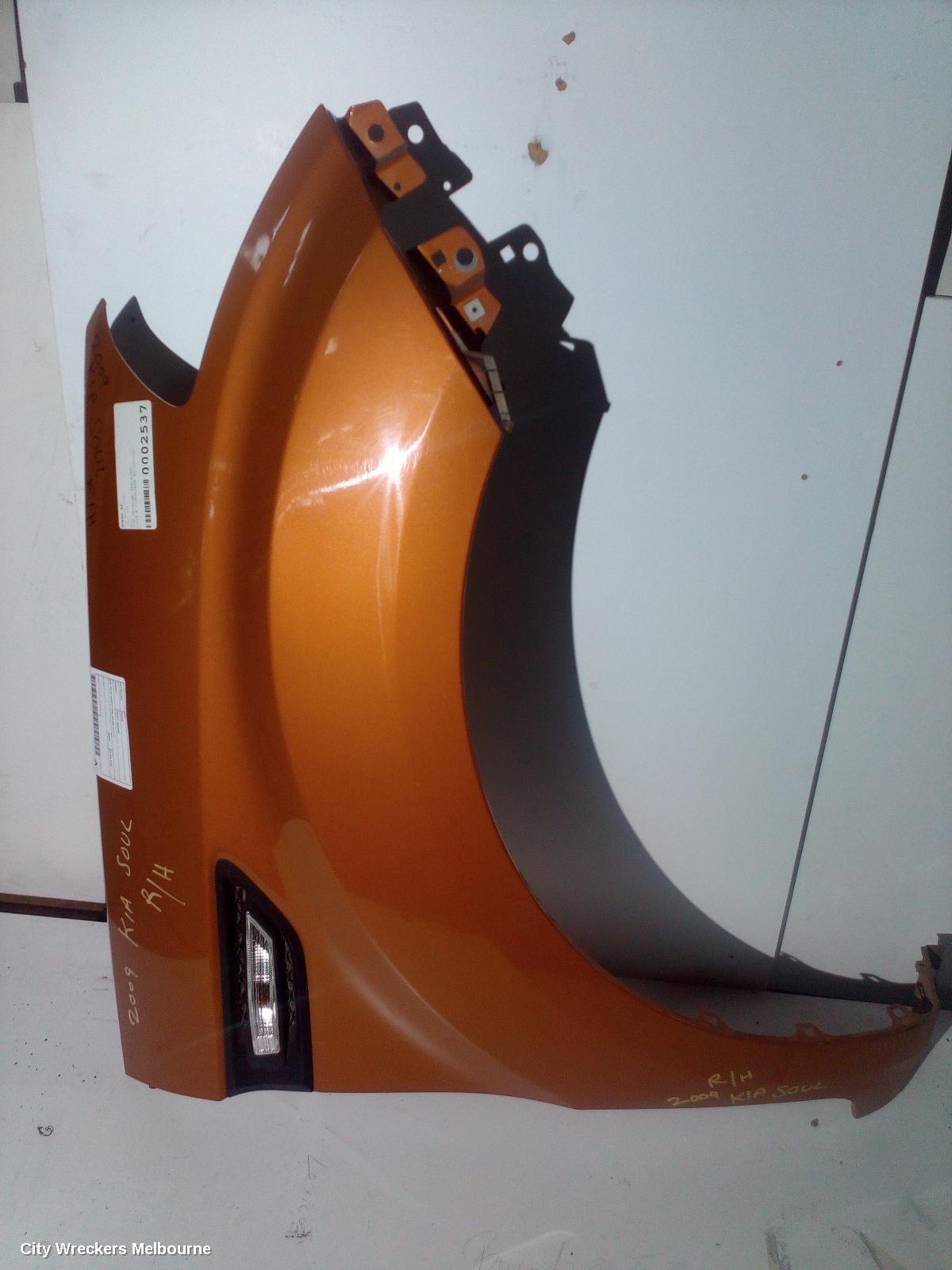 KIA SOUL RIGHT GUARD, AM, NON-SKIRT TYPE, 04/2009 - 01/2014 - Image 3